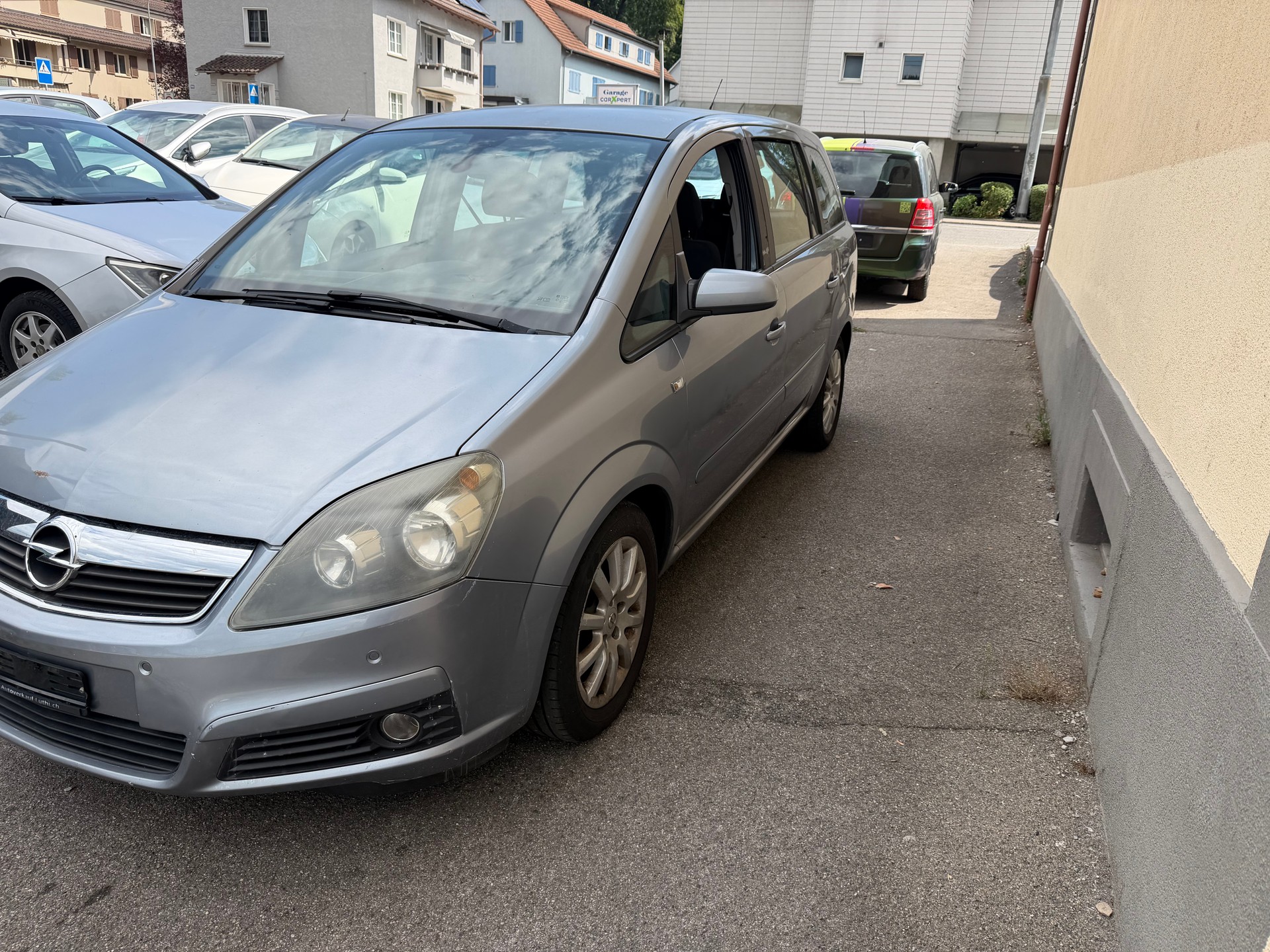 OPEL Zafira 1.9 CDTI Enjoy Automatic-image-1