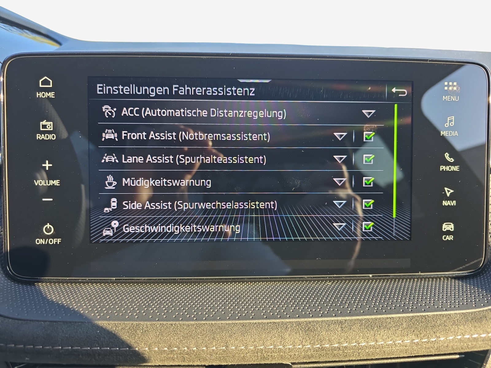SKODA Fabia 1.5 TSI Dynamic DSG-image-14