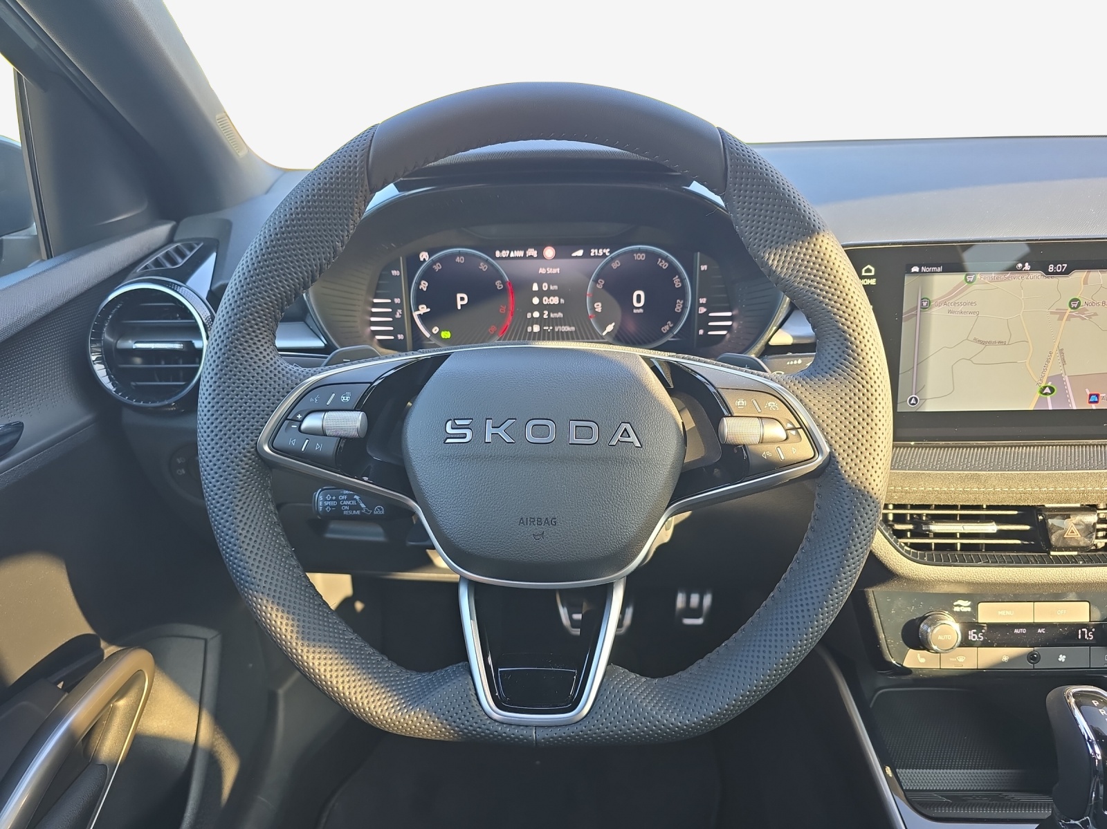 SKODA Fabia 1.5 TSI Dynamic DSG-image-9