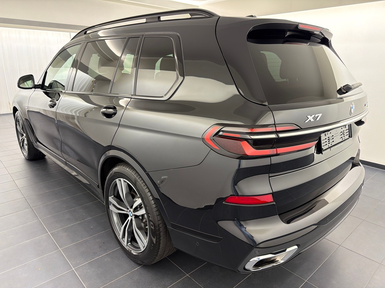 BMW X7 xDr 48V 40d M Sport-image-1