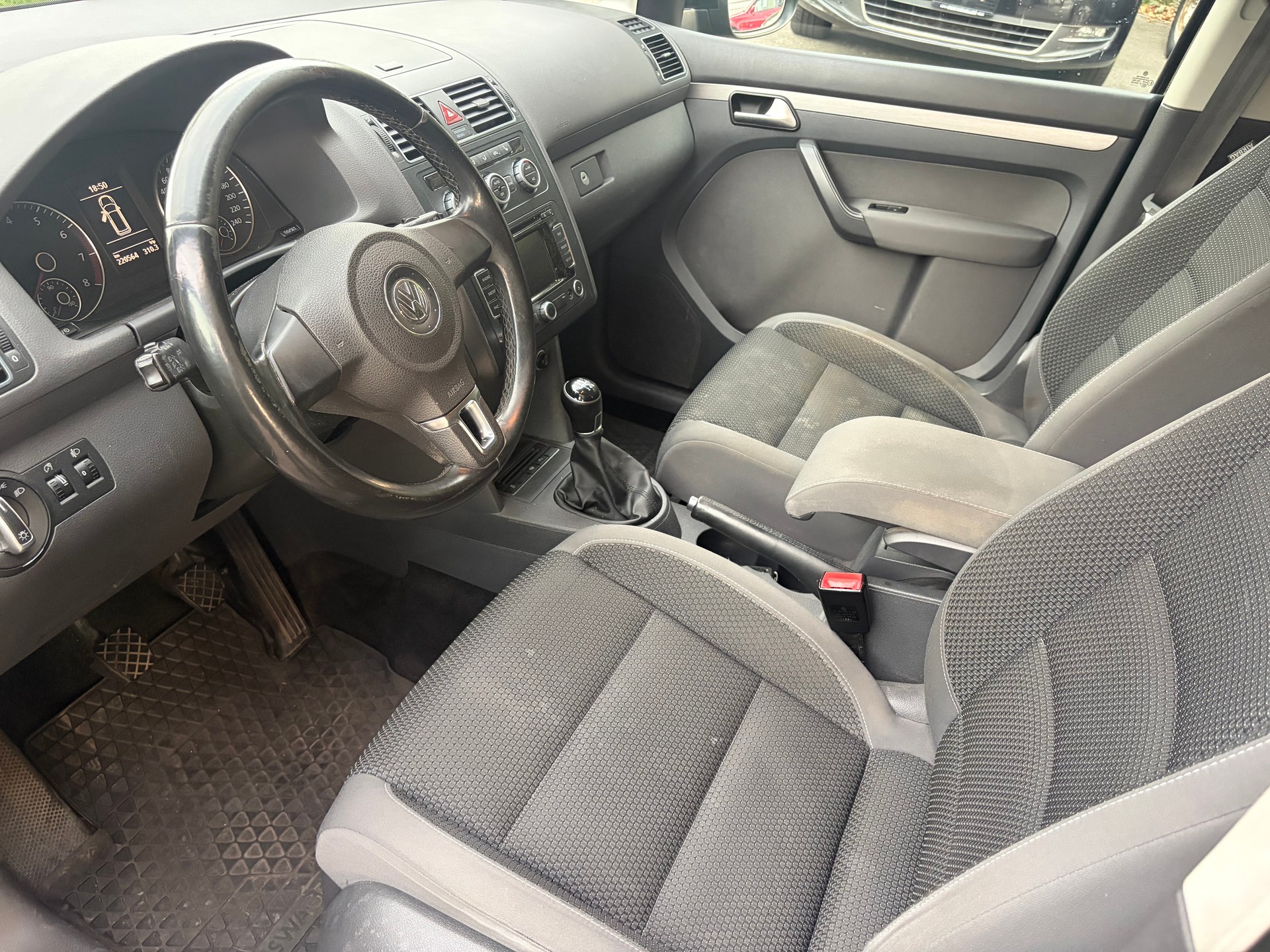 VW Touran 1.4 TSI Comfortline-image-12