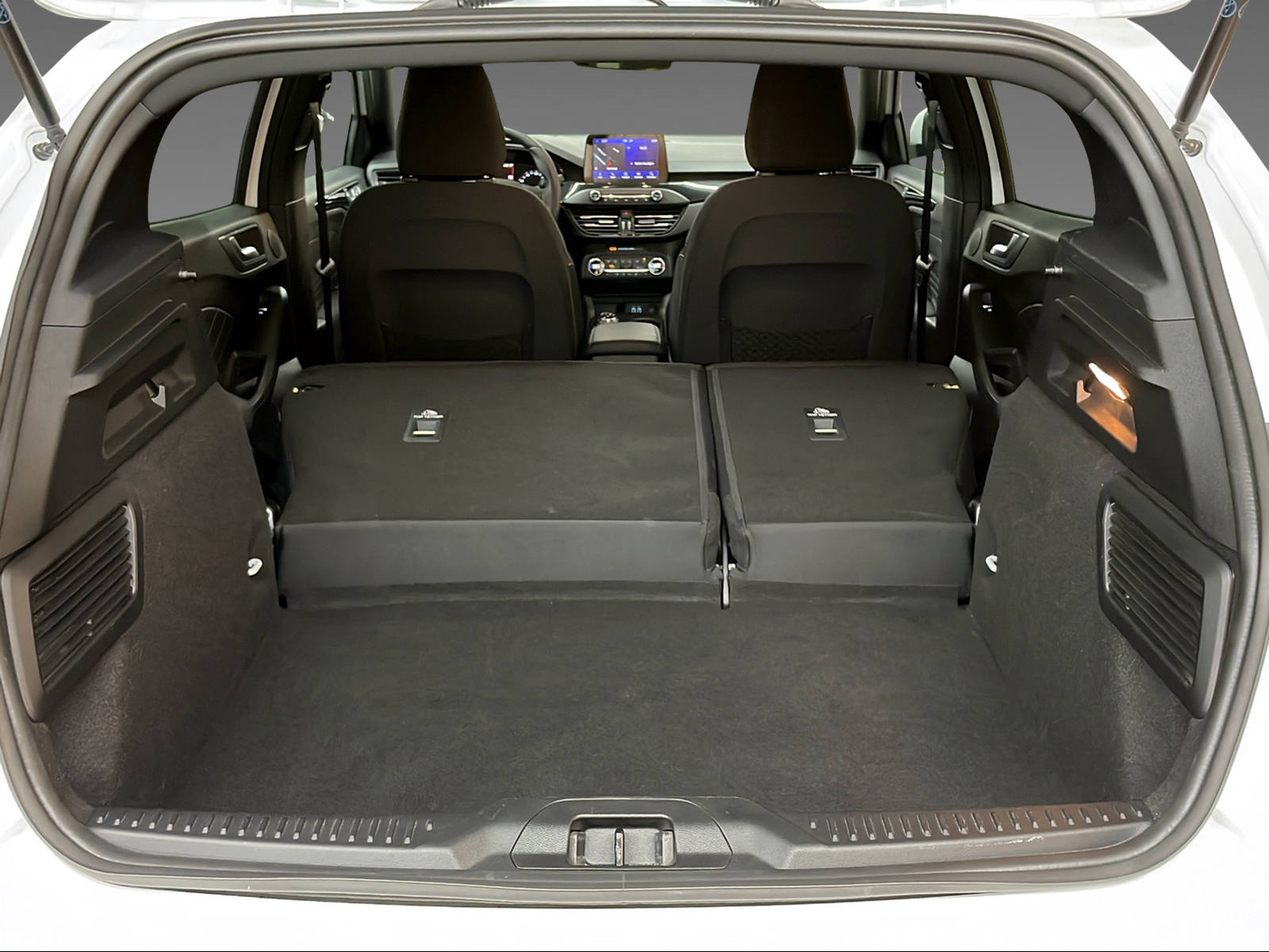 FORD Focus 1.0i EcoB 125 ST-Line-image-13