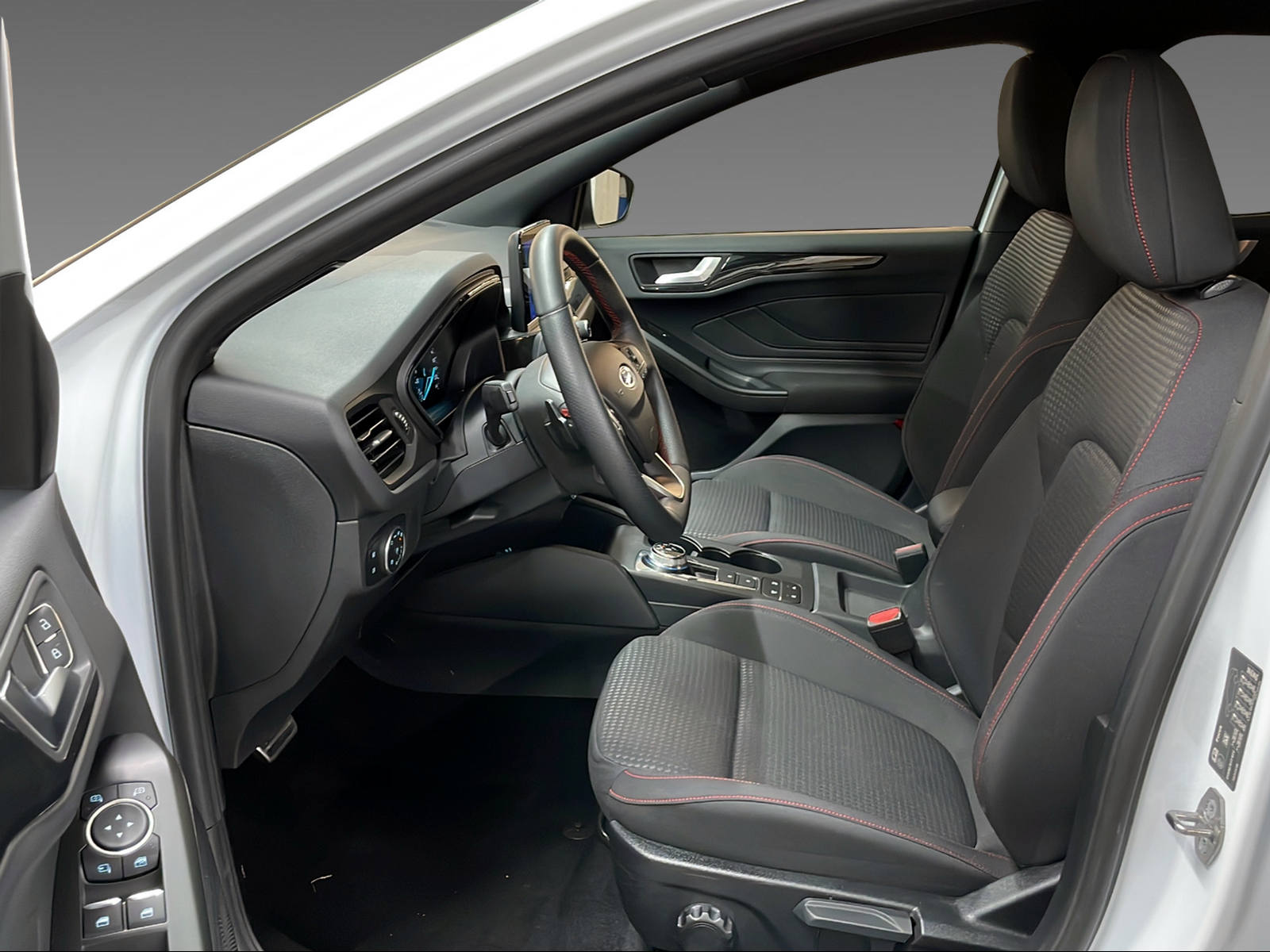 FORD Focus 1.0i EcoB 125 ST-Line-image-5