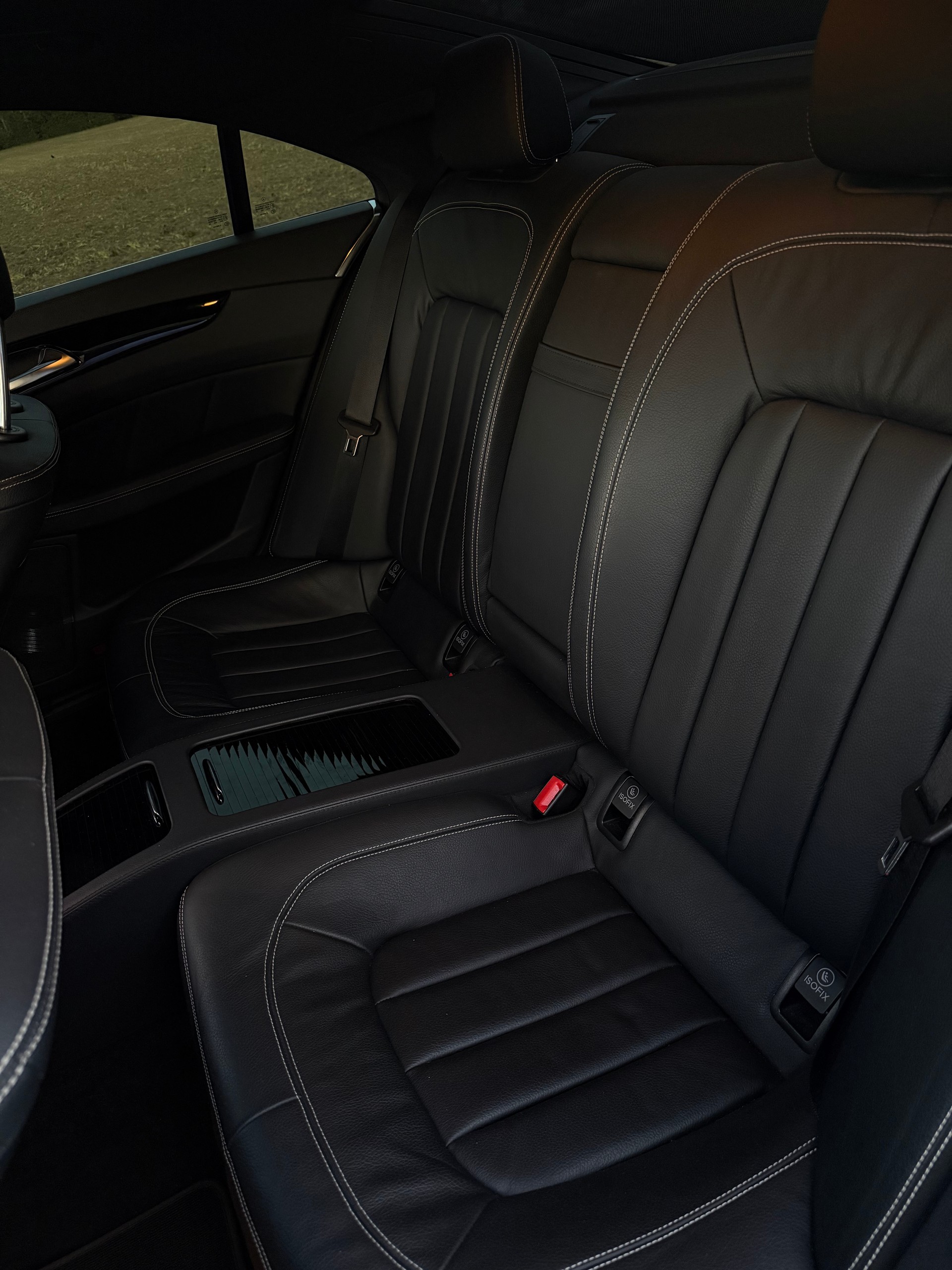 MERCEDES-BENZ CLS 500 V8 BlueEF 4matic-image-5