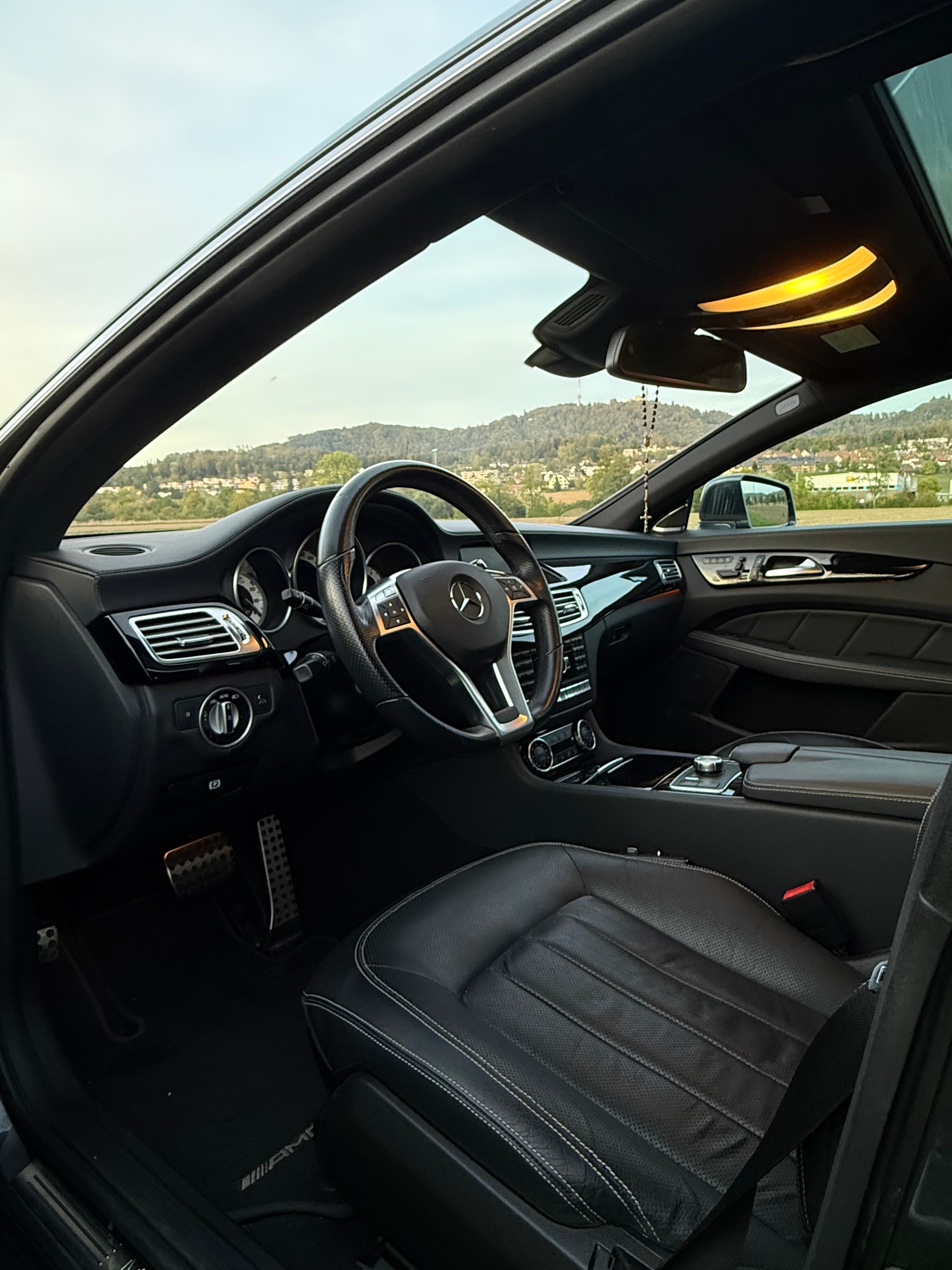 MERCEDES-BENZ CLS 500 V8 BlueEF 4matic-image-4