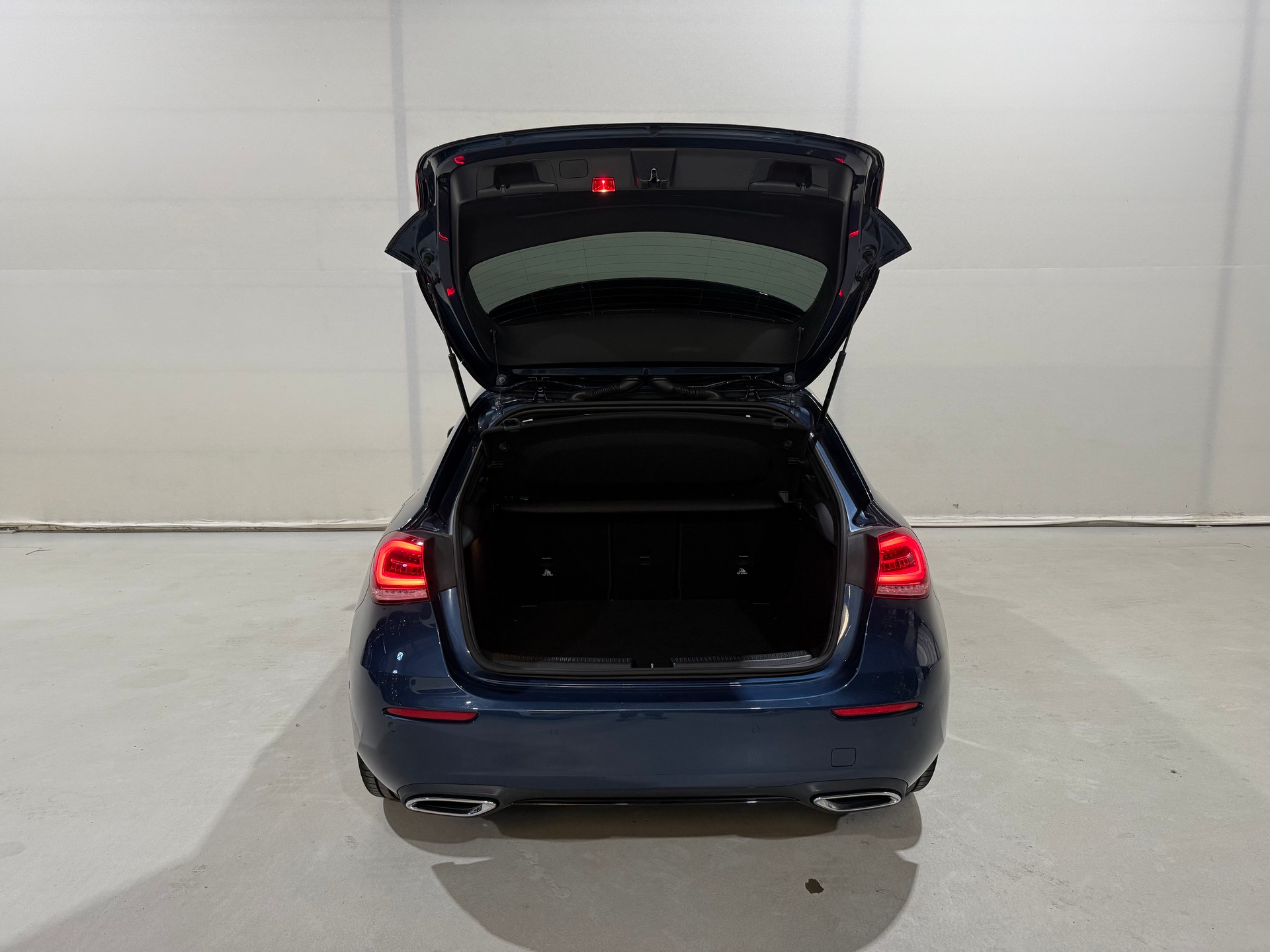 MERCEDES-BENZ A 180 Progressive 7G-DCT-image-10