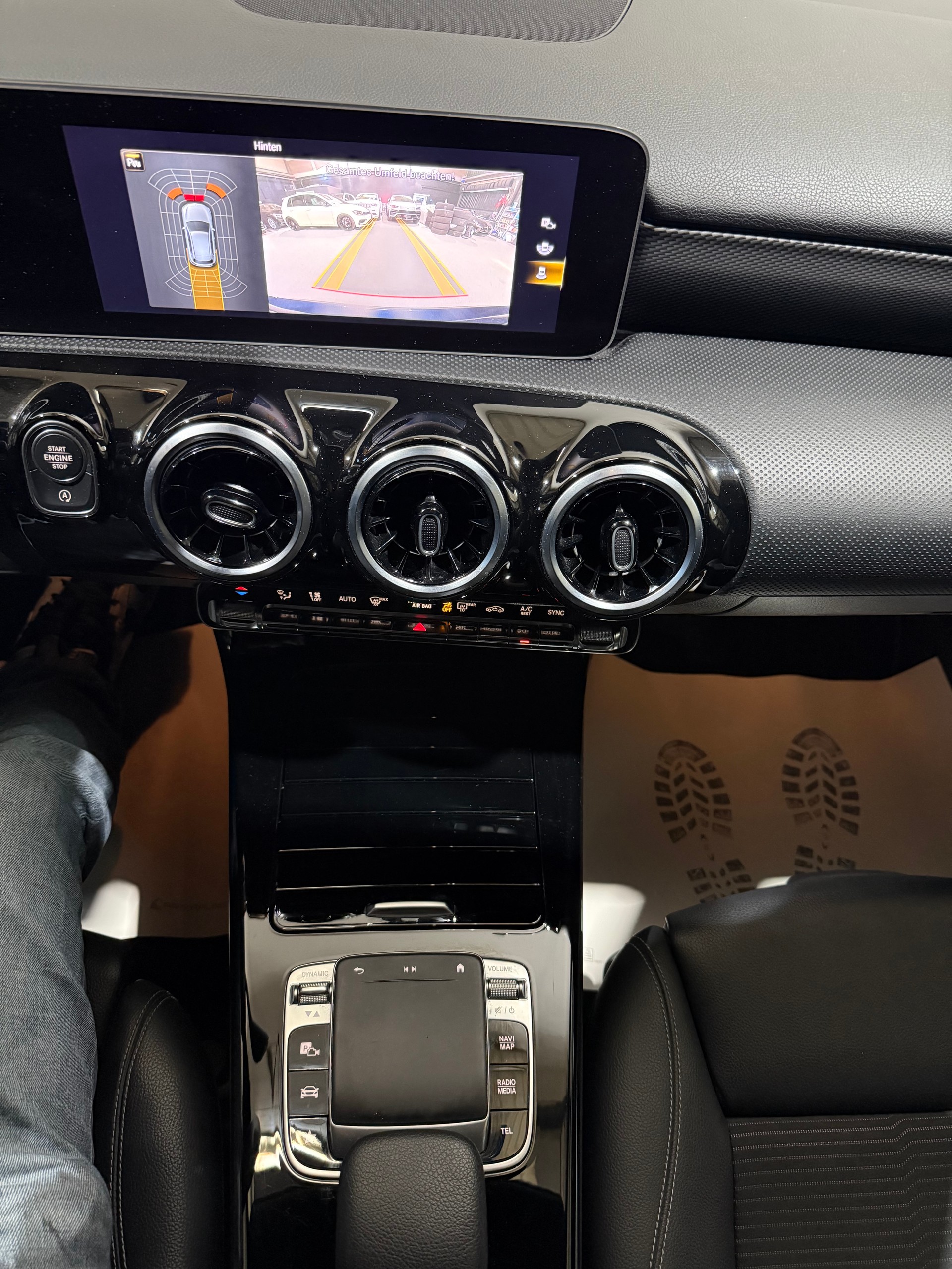MERCEDES-BENZ A 180 Progressive 7G-DCT-image-15