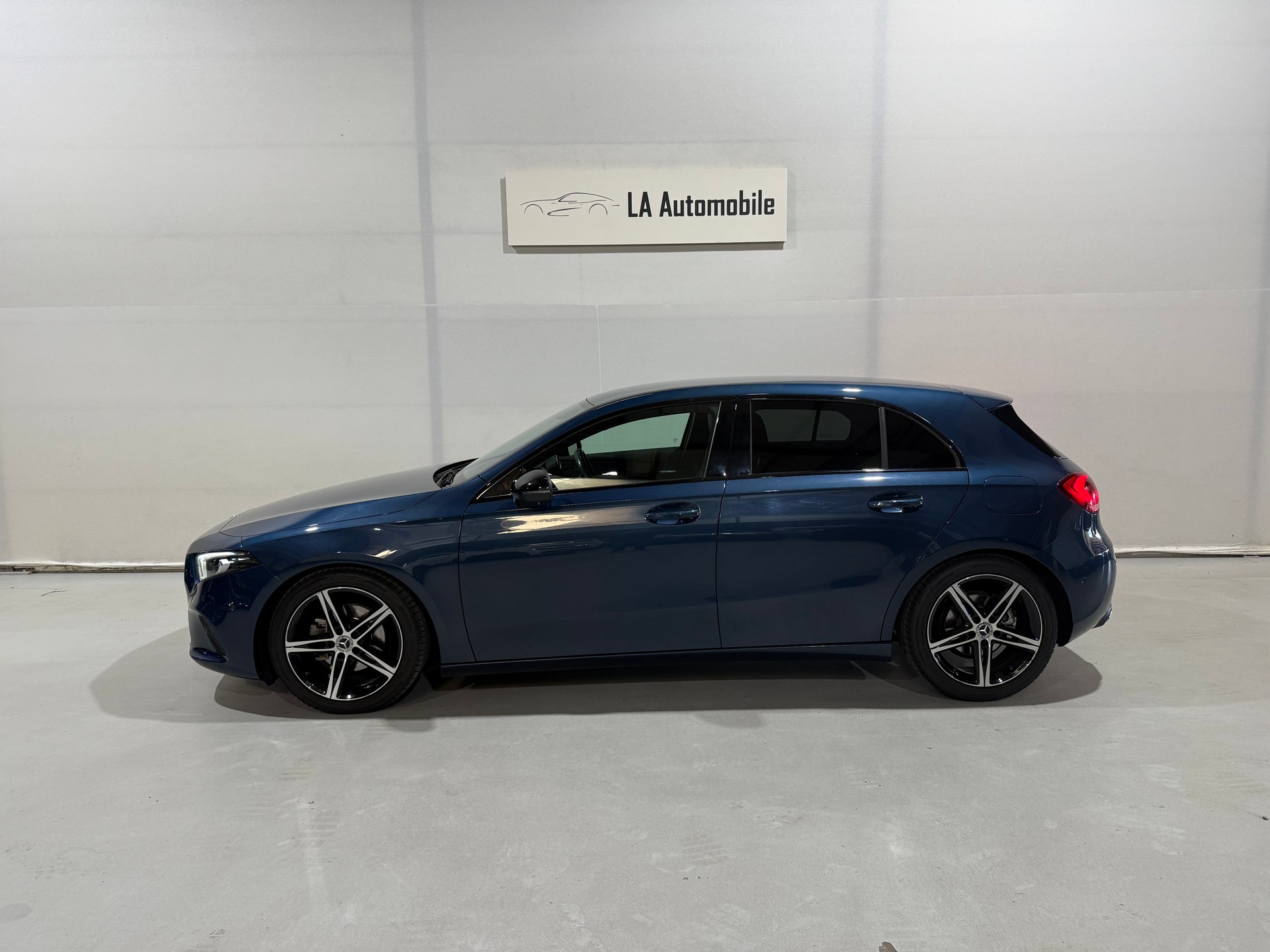 MERCEDES-BENZ A 180 Progressive 7G-DCT-image-2