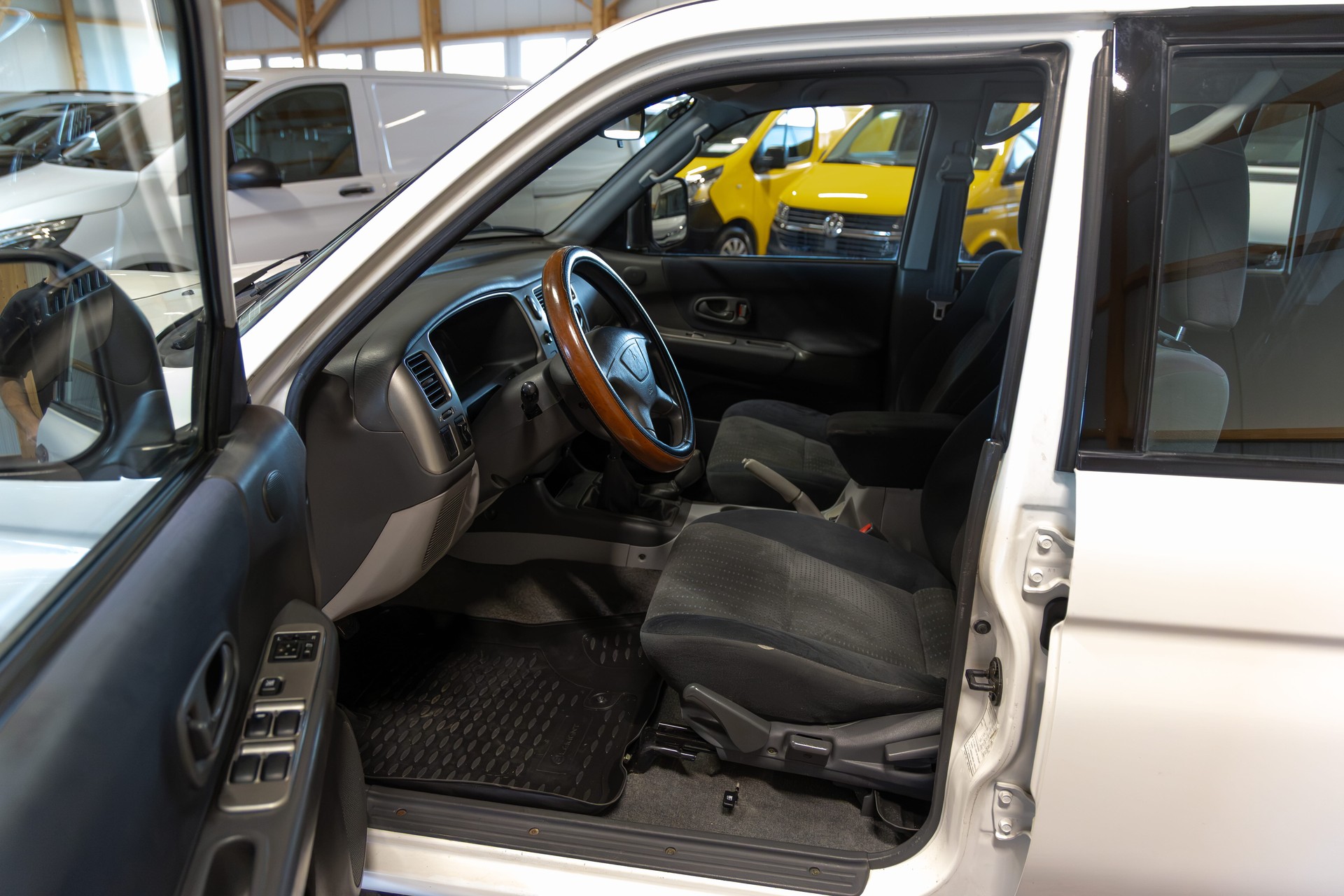 MITSUBISHI Pajero Sport 2.5TD Instyle-image-11