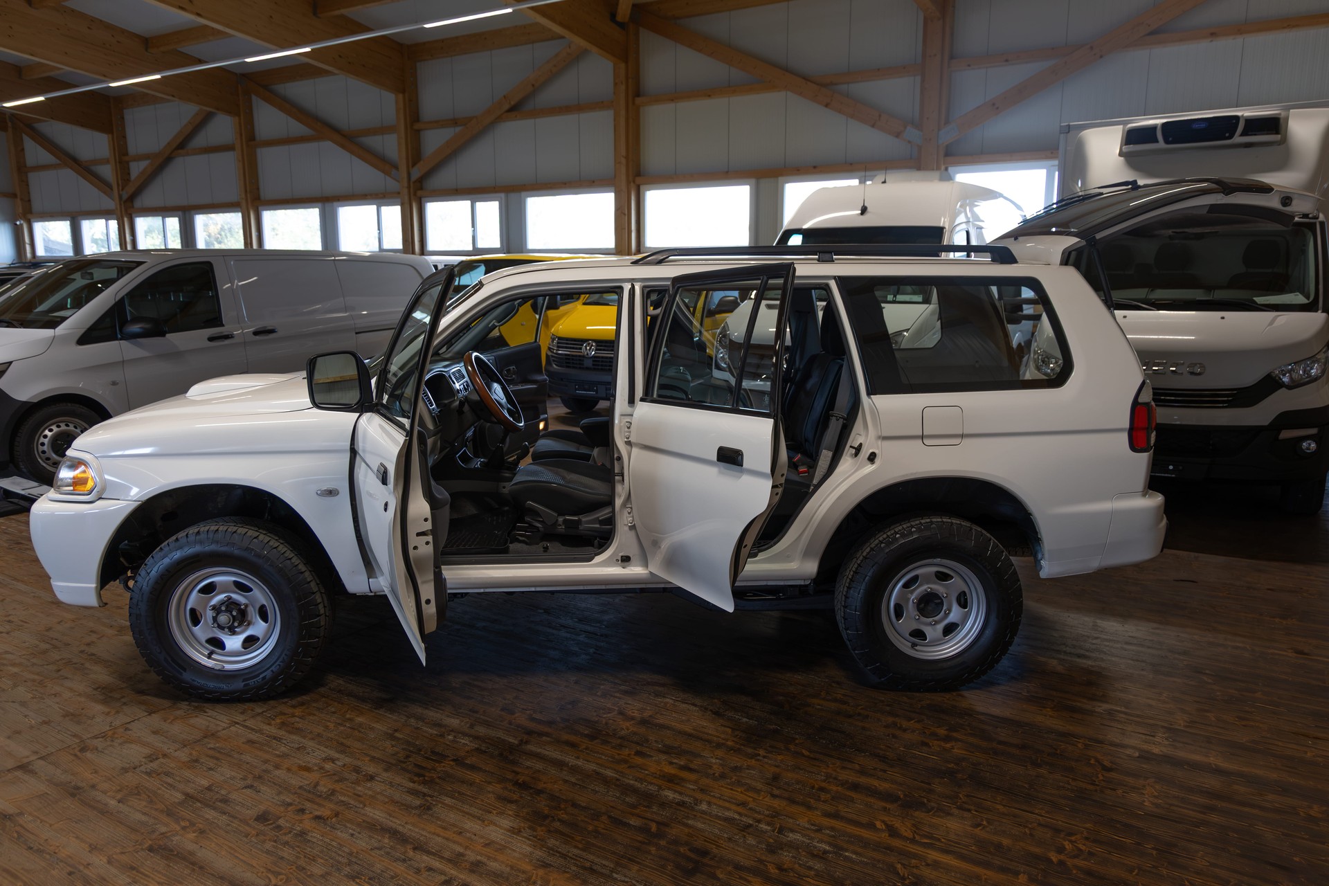MITSUBISHI Pajero Sport 2.5TD Instyle-image-9