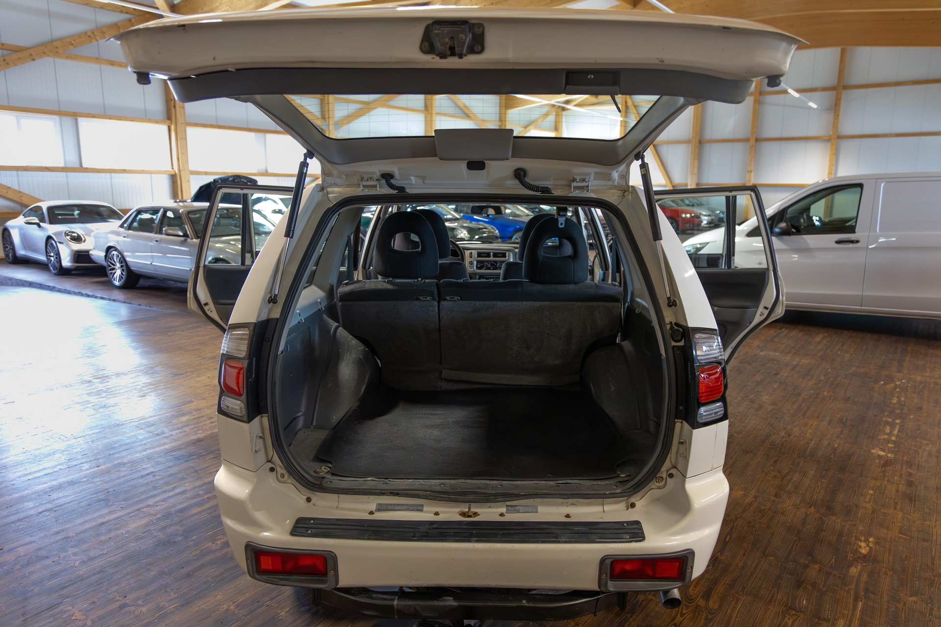 MITSUBISHI Pajero Sport 2.5TD Instyle-image-15