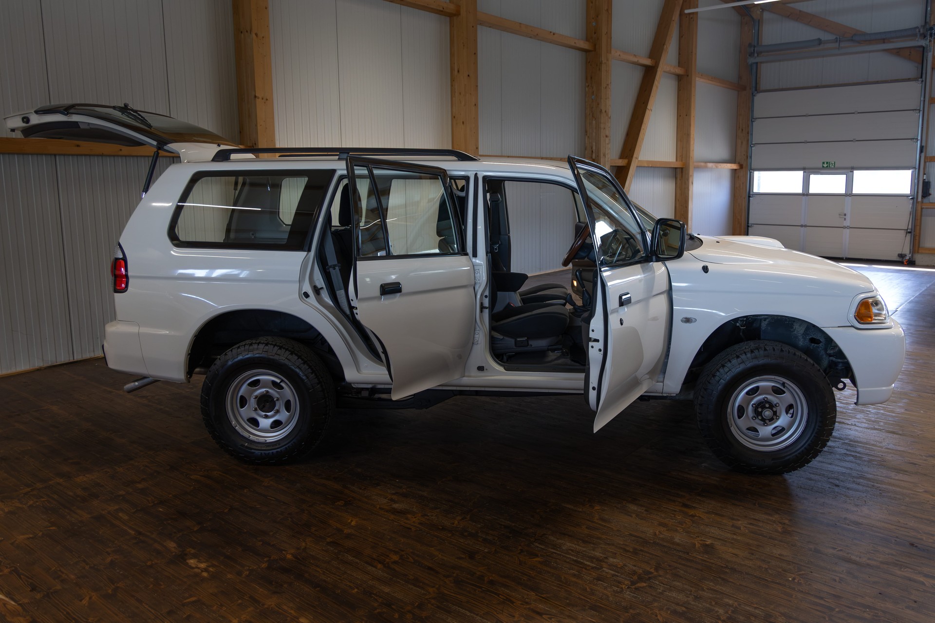 MITSUBISHI Pajero Sport 2.5TD Instyle-image-4