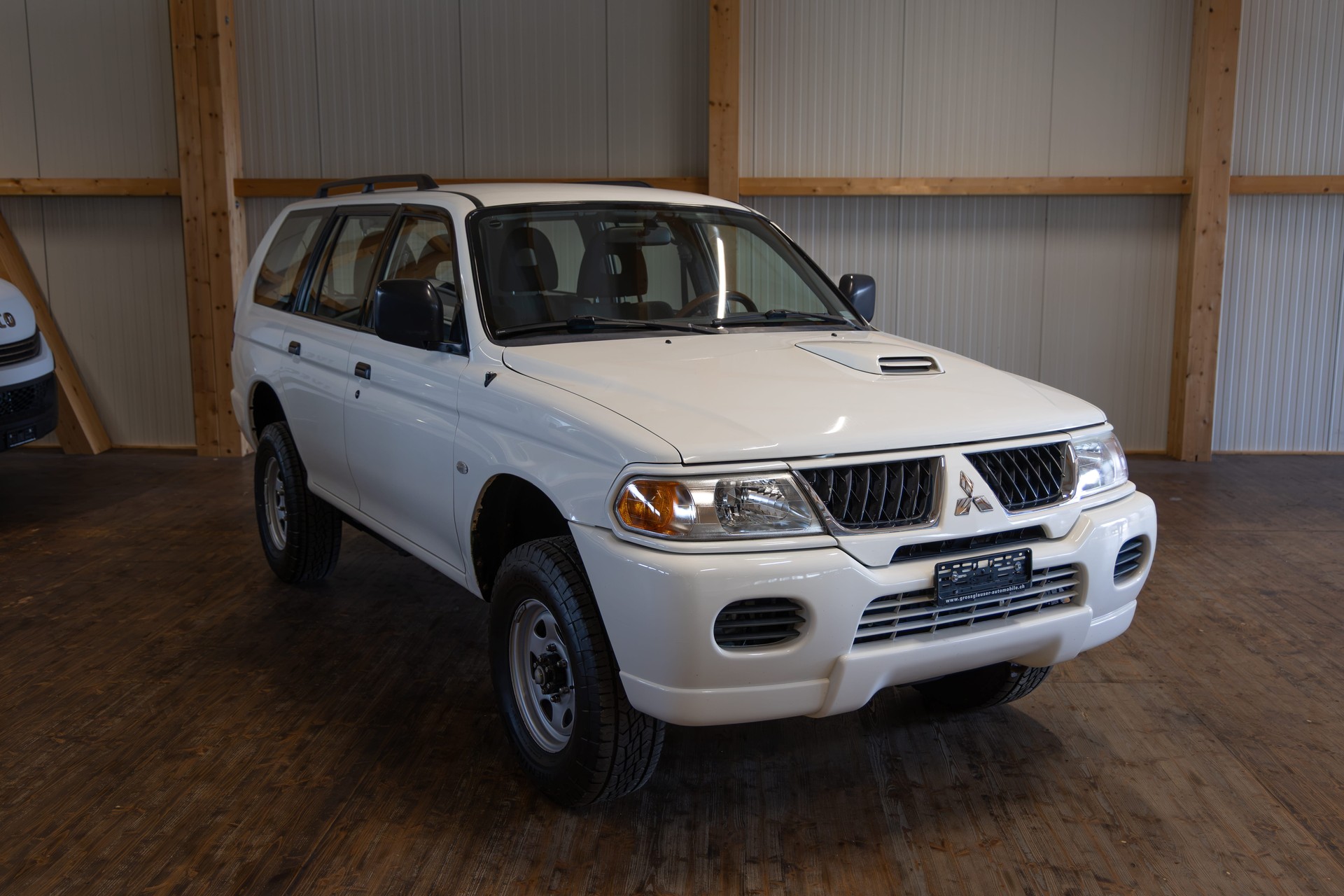 MITSUBISHI Pajero Sport 2.5TD Instyle-image-2