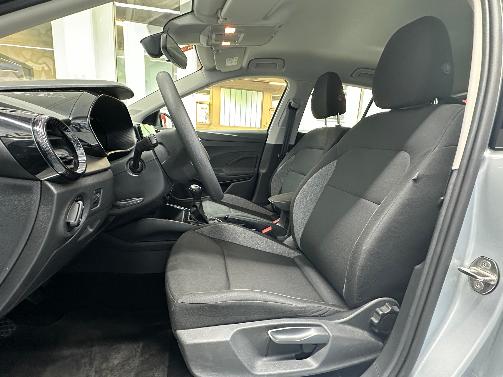 SKODA Fabia 1.0 MPI Essence-image-7