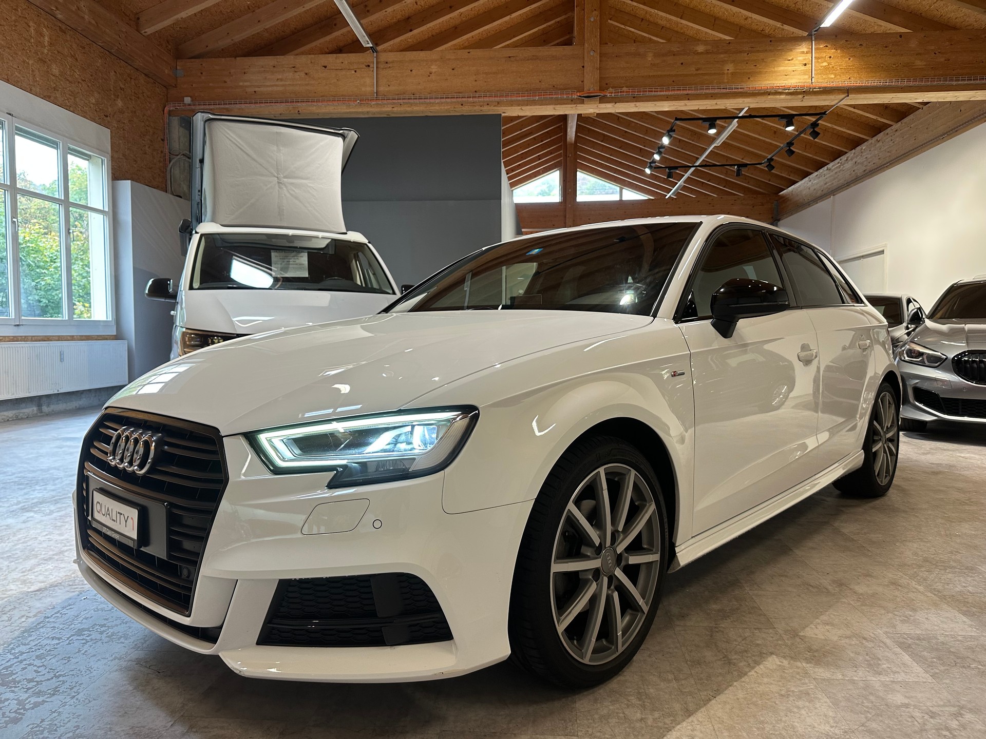 AUDI A3 Sportback 1.6 TDI Sport 6-Gang/S-Line/1. Jahr Garantie/Enorm sparsames Fahrzeug!-image-0
