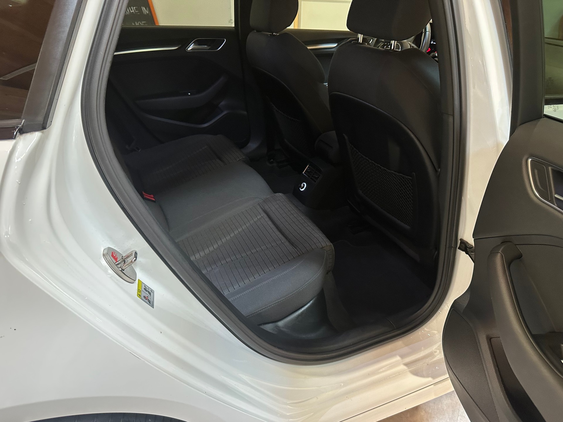 AUDI A3 Sportback 1.6 TDI Sport 6-Gang/S-Line/1. Jahr Garantie/Enorm sparsames Fahrzeug!-image-25