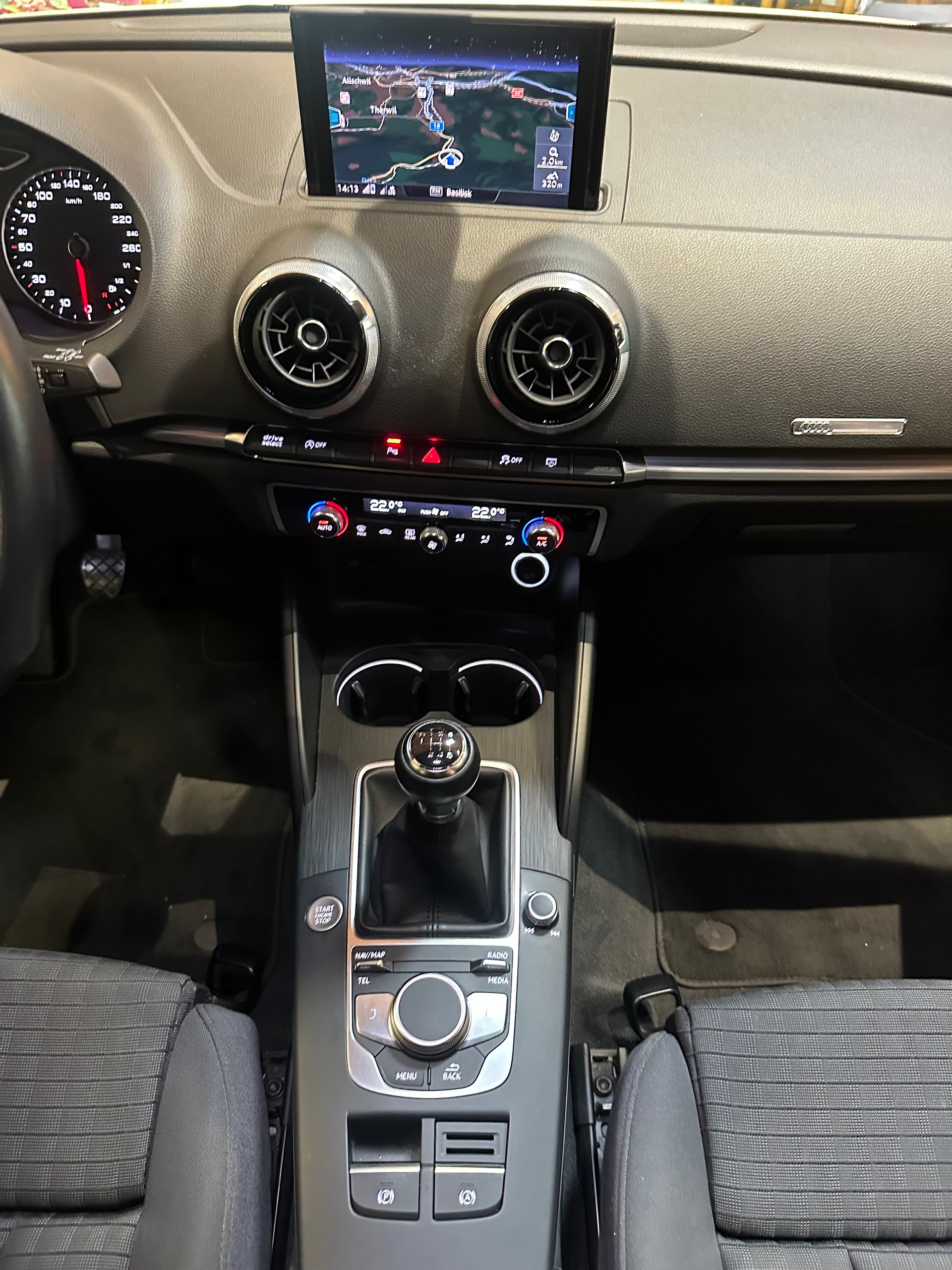 AUDI A3 Sportback 1.6 TDI Sport 6-Gang/S-Line/1. Jahr Garantie/Enorm sparsames Fahrzeug!-image-21