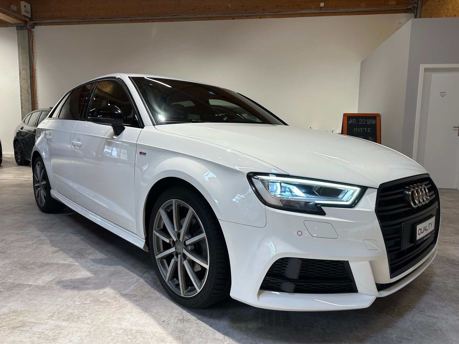 AUDI A3 Sportback 1.6 TDI Sport 6-Gang/S-Line/1. Jahr Garantie/Enorm sparsames Fahrzeug!-image-10