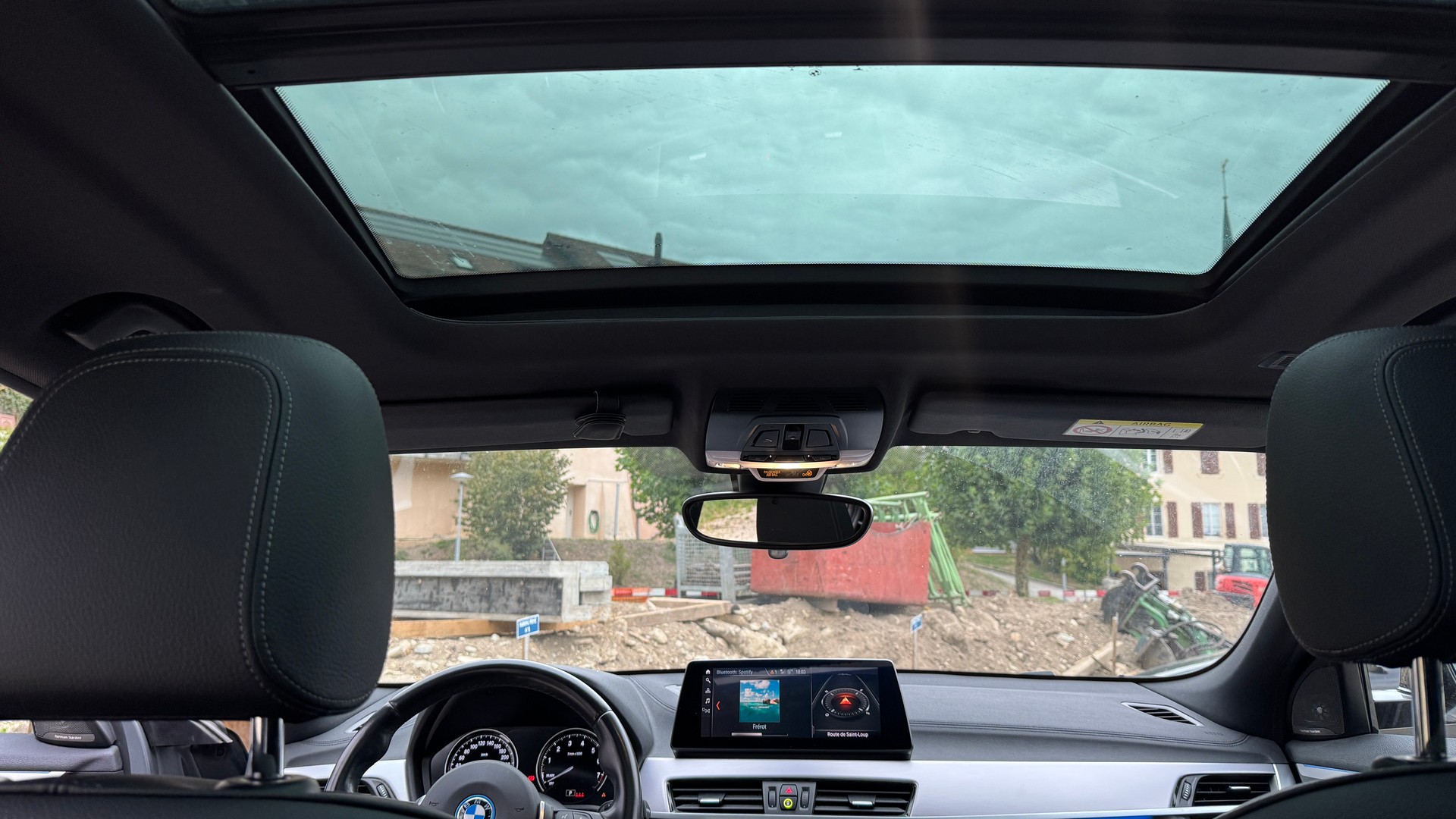 BMW 25e xDrive-image-5