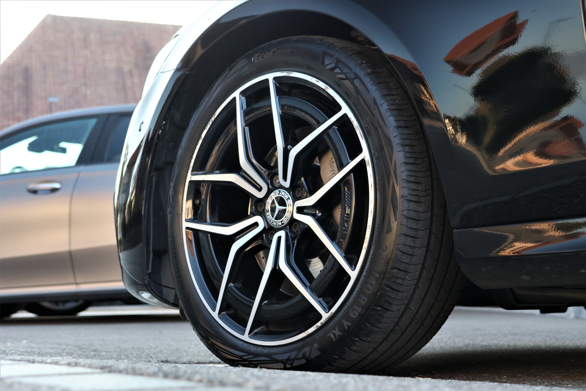 MERCEDES-BENZ E 220 d AMG Line 9G-Tronic-image-8