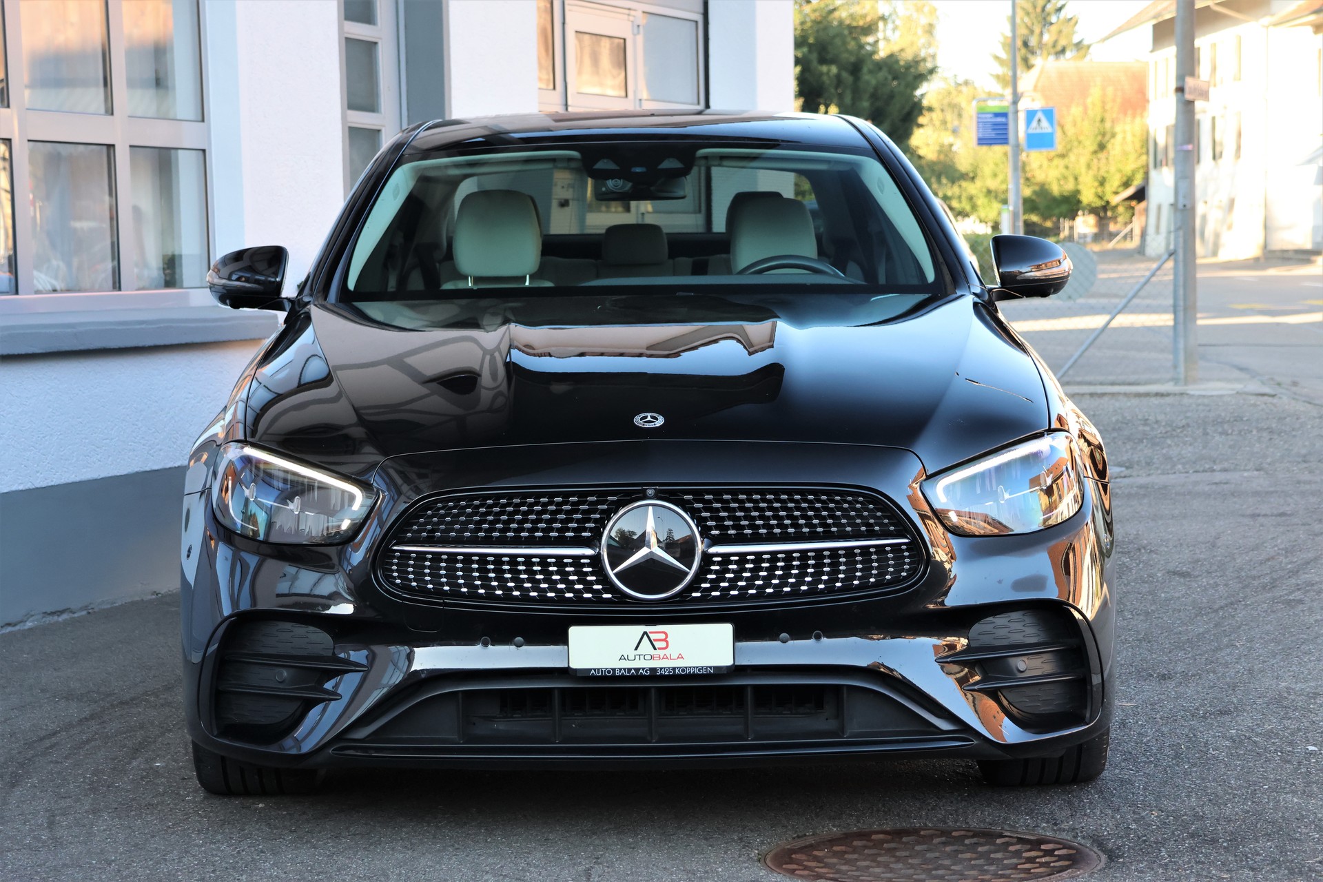 MERCEDES-BENZ E 220 d AMG Line 9G-Tronic-image-1