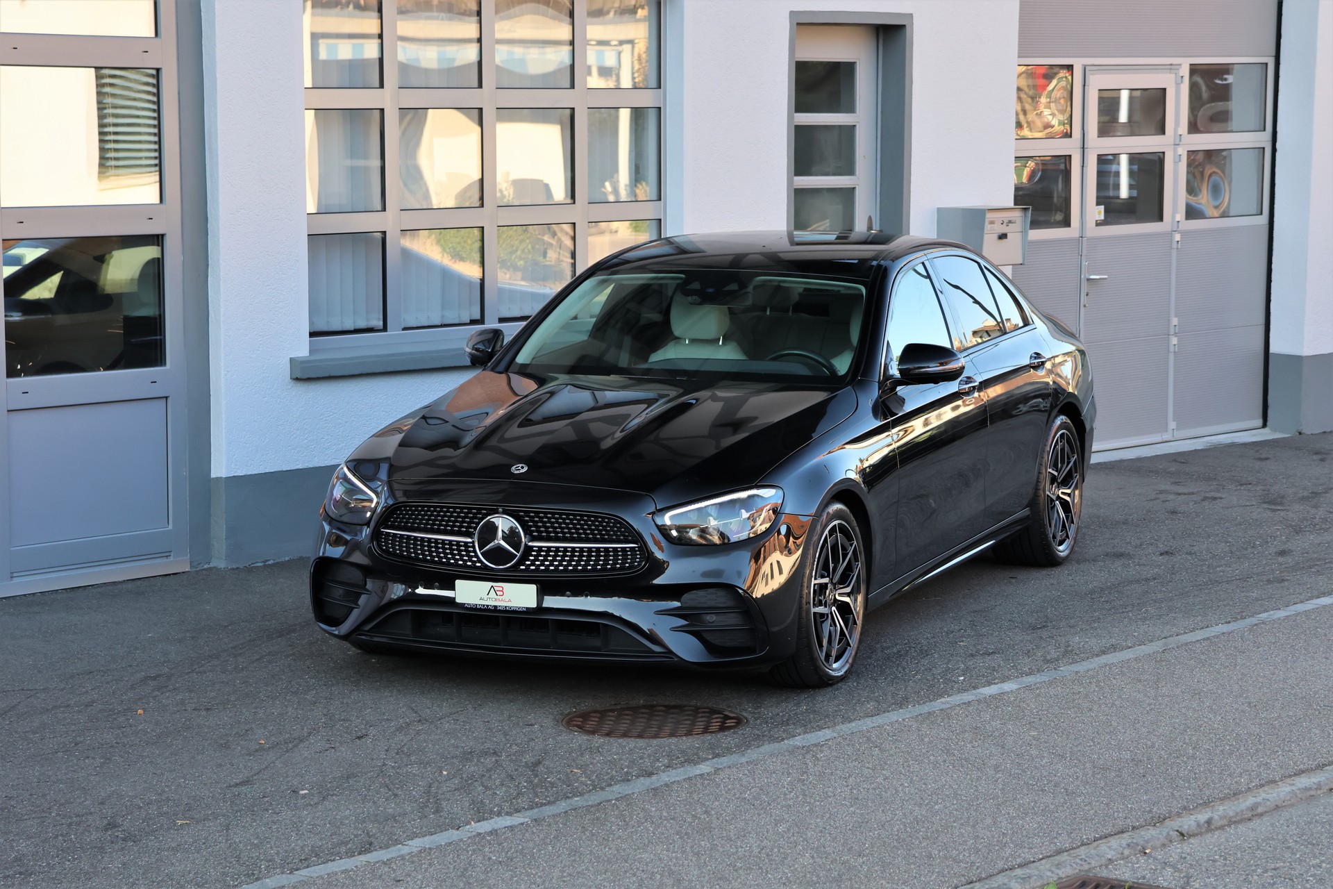 MERCEDES-BENZ E 220 d AMG Line 9G-Tronic-image-0