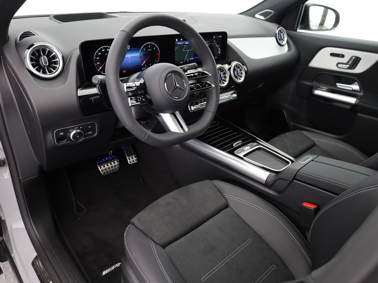 MERCEDES-BENZ GLA 220d 4Matic 8G-DCT-image-5