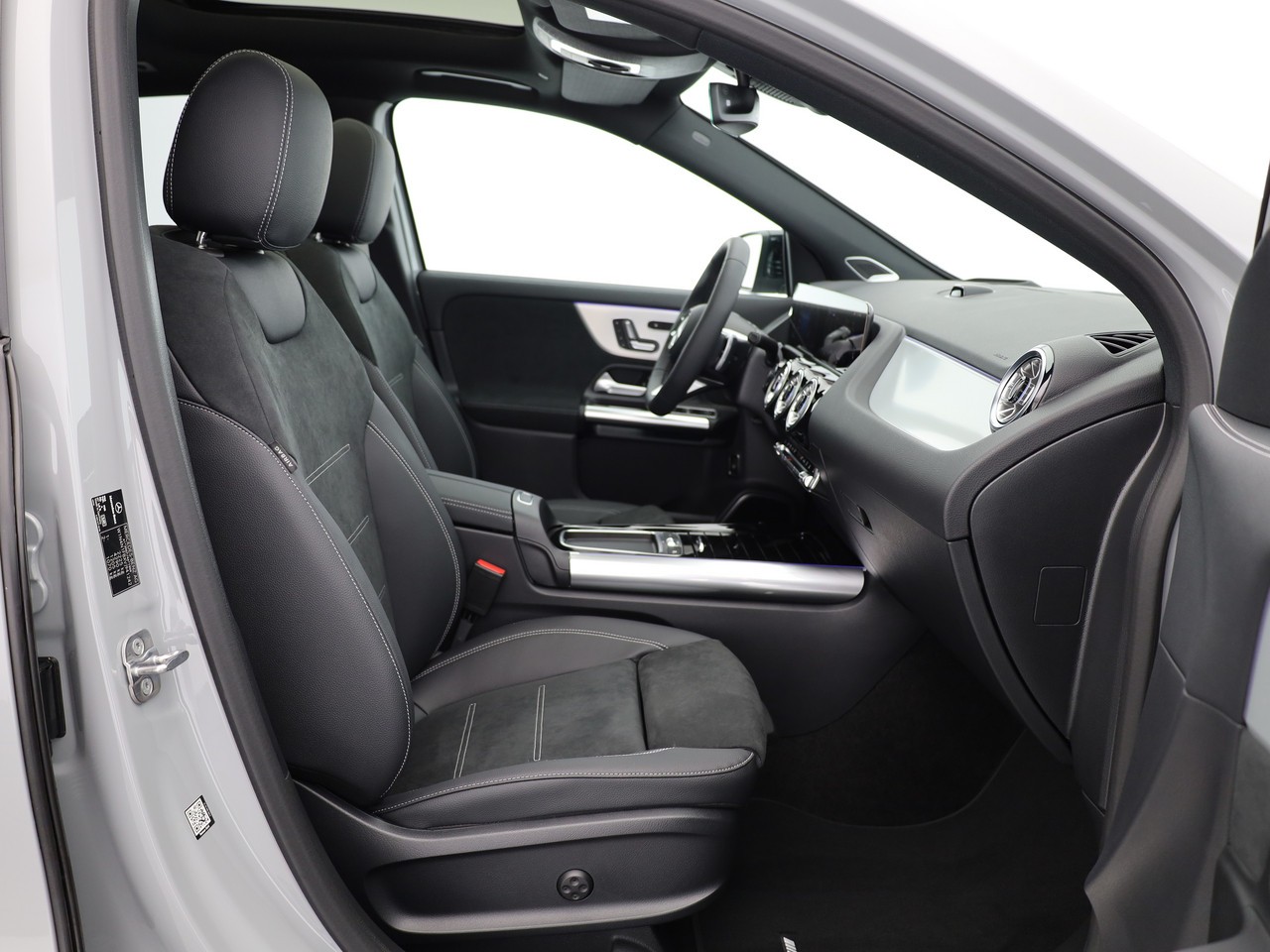 MERCEDES-BENZ GLA 220d 4Matic 8G-DCT-image-9
