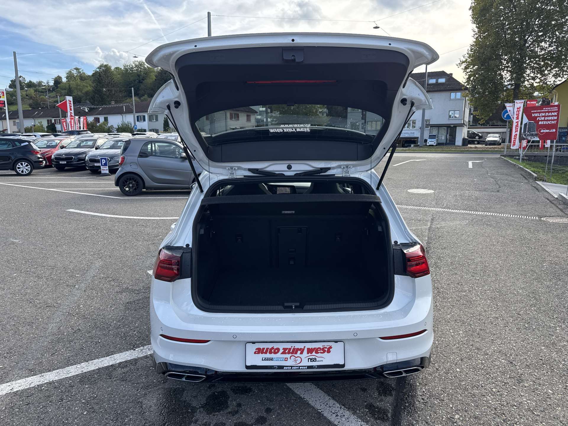 VW Golf 1.5 eTSi mHEV ACT R-Line DSG-Automat-image-7