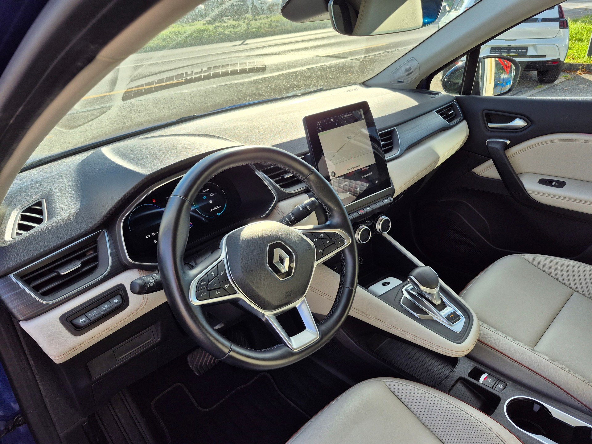 RENAULT Captur INITIALE PARIS E-TECH 1-image-10