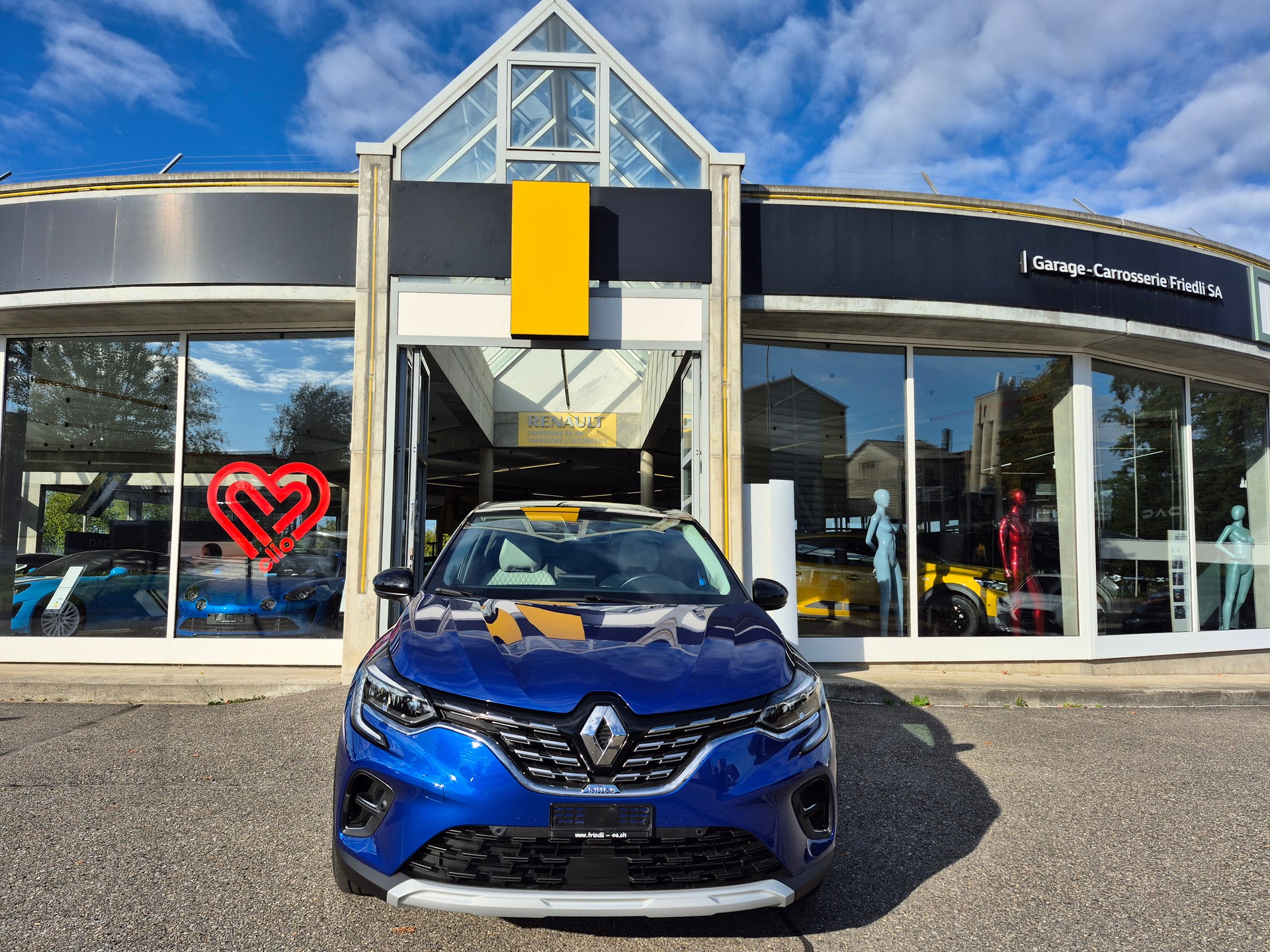 RENAULT Captur INITIALE PARIS E-TECH 1-image-1