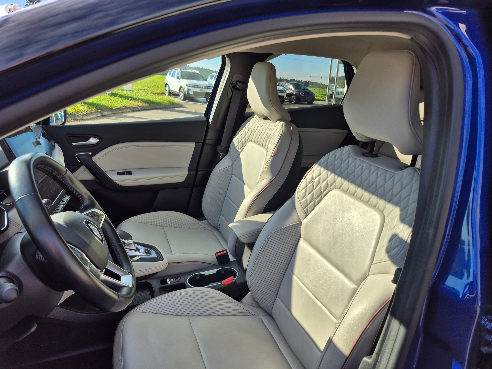 RENAULT Captur INITIALE PARIS E-TECH 1-image-11