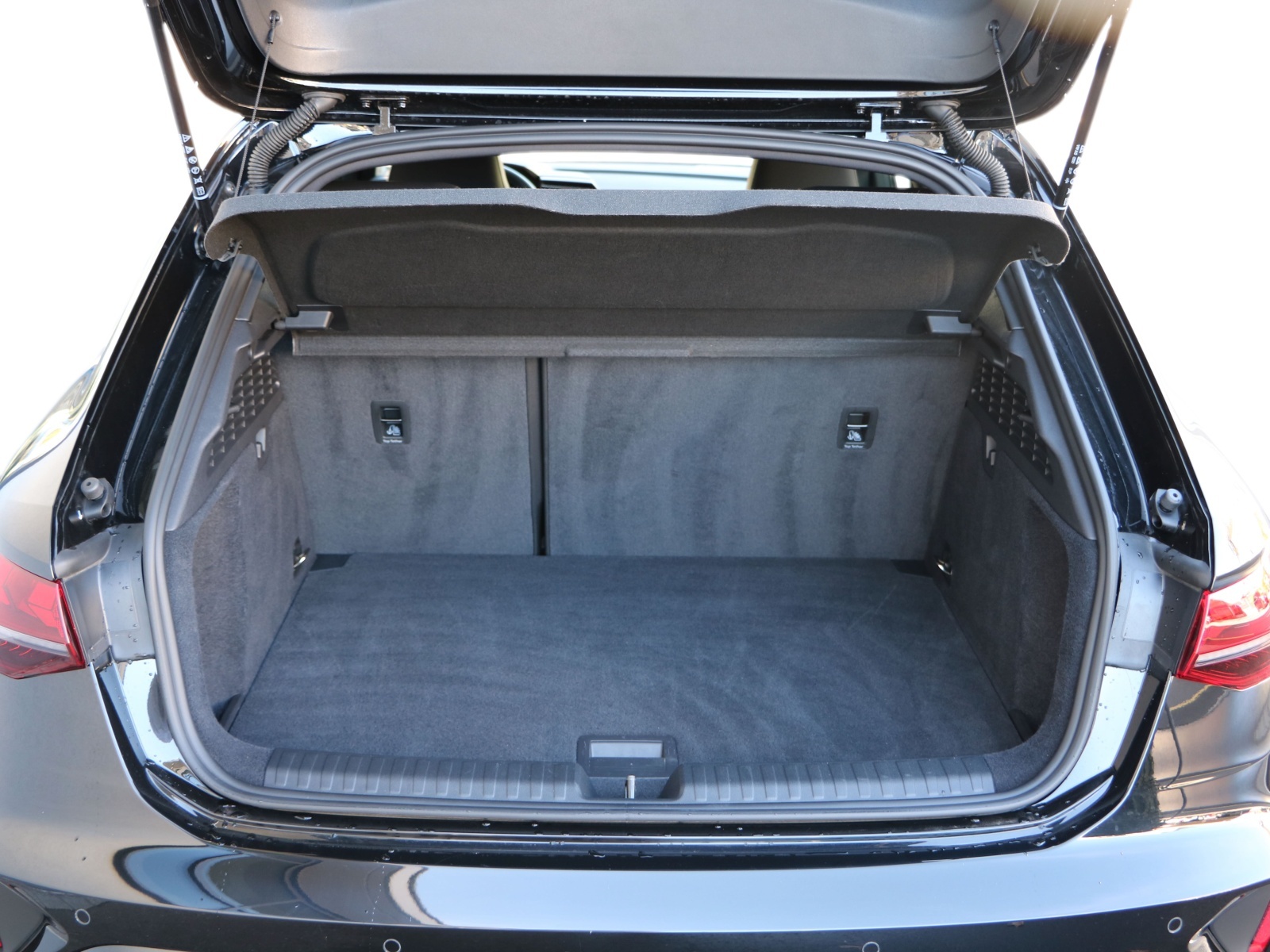 AUDI A3 Sportback TFSI 110 kW S line S tronic-image-9