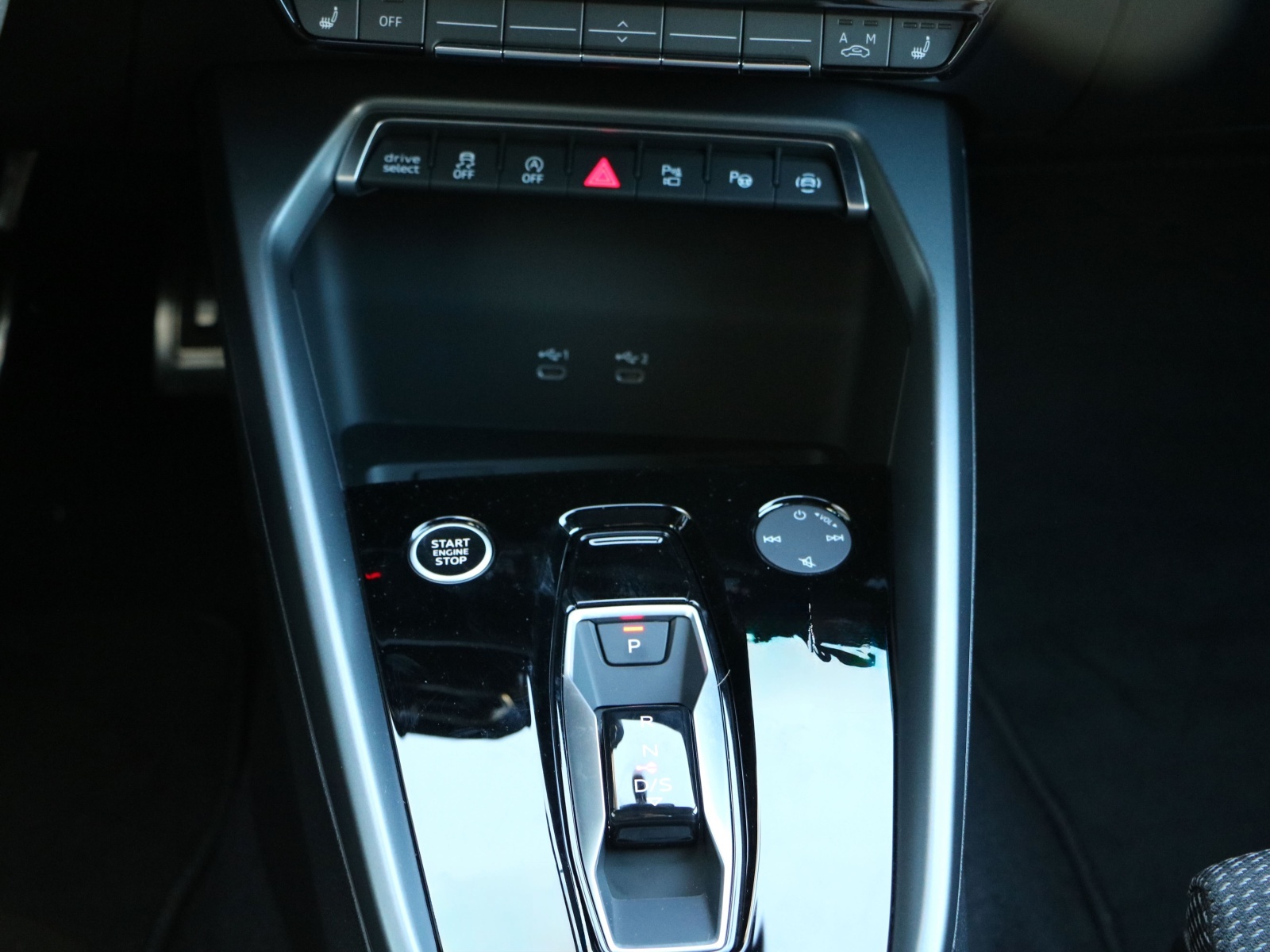 AUDI A3 Sportback TFSI 110 kW S line S tronic-image-15