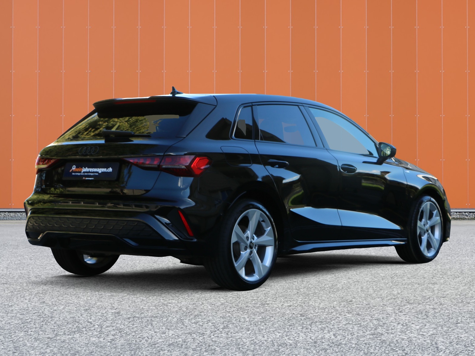 AUDI A3 Sportback TFSI 110 kW S line S tronic-image-1