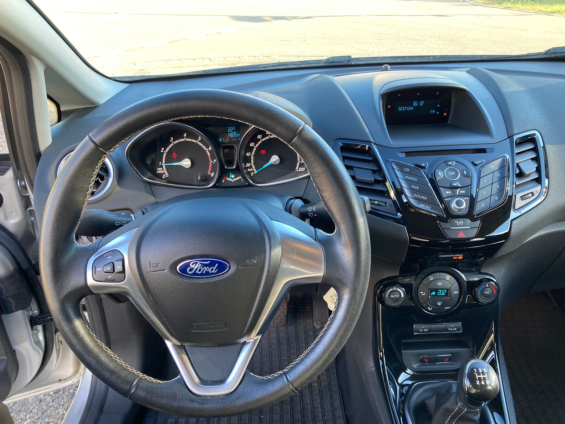 FORD Fiesta 1.0 SCTi Titanium X-image-6