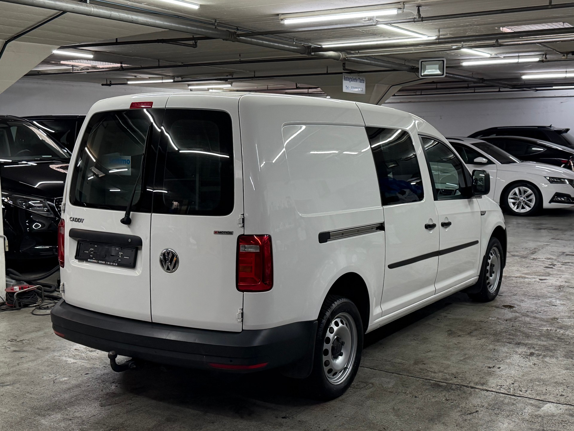 VW Caddy Maxi 2.0TDI 4Motion BlueMotion Technology DSG-image-8