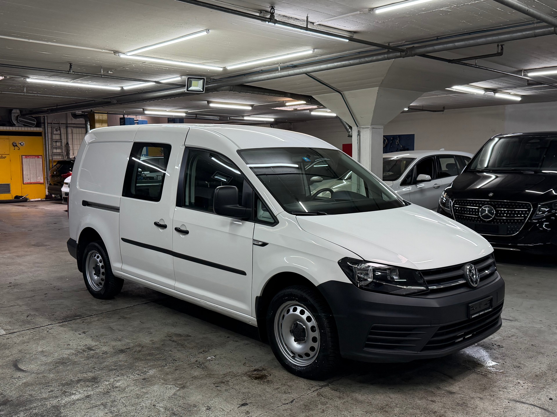 VW Caddy Maxi 2.0TDI 4Motion BlueMotion Technology DSG-image-1