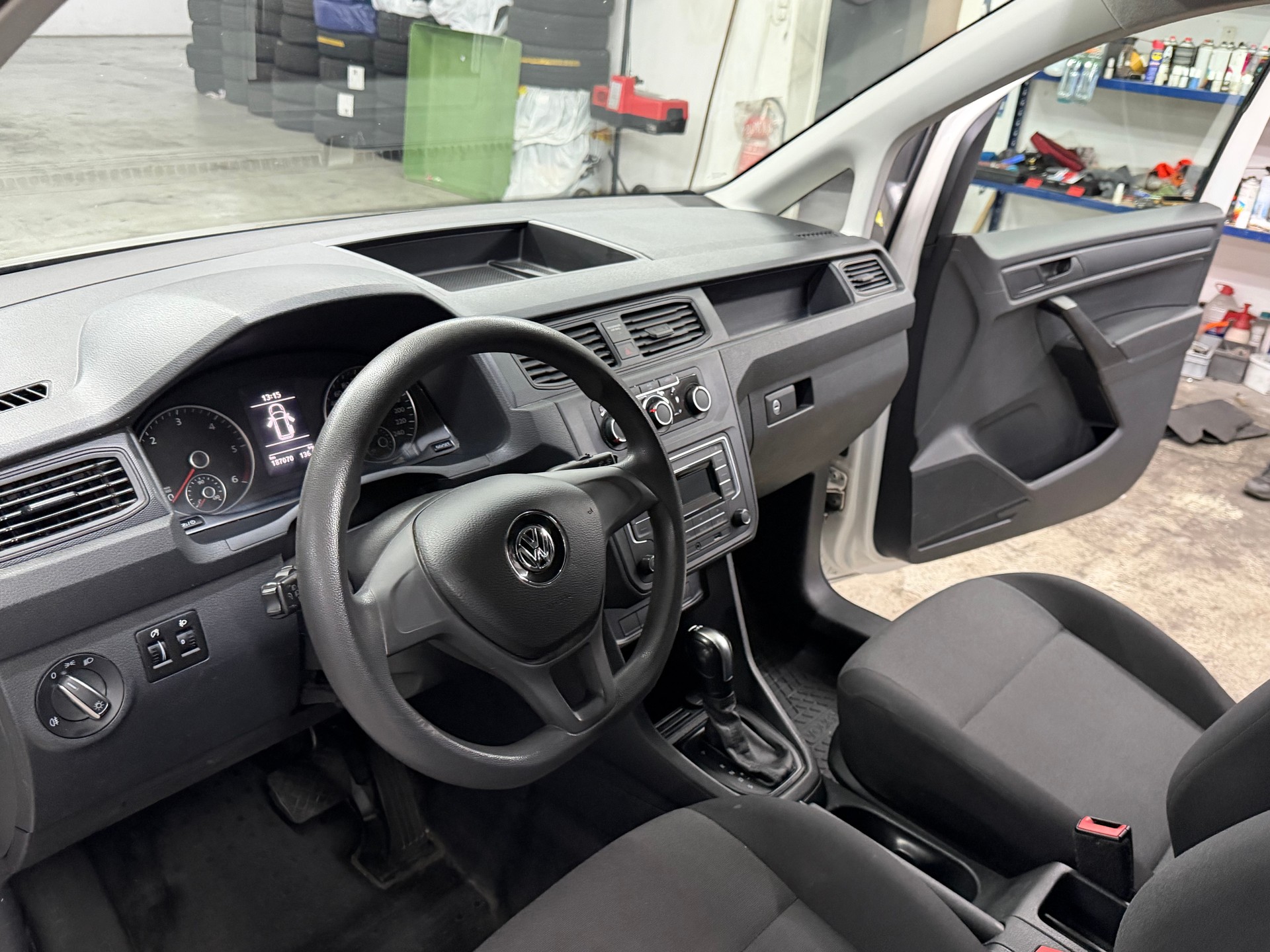 VW Caddy Maxi 2.0TDI 4Motion BlueMotion Technology DSG-image-13
