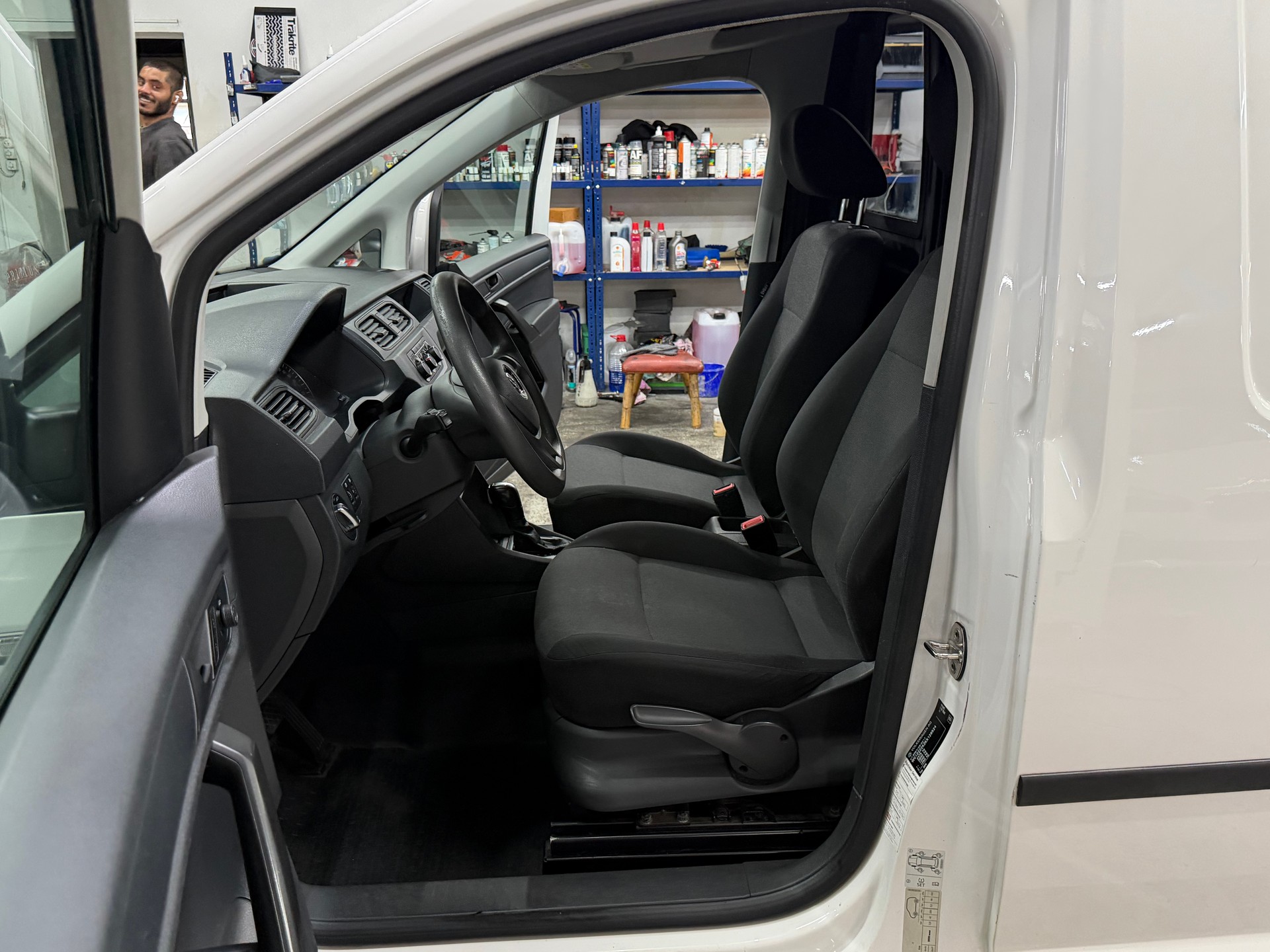 VW Caddy Maxi 2.0TDI 4Motion BlueMotion Technology DSG-image-14