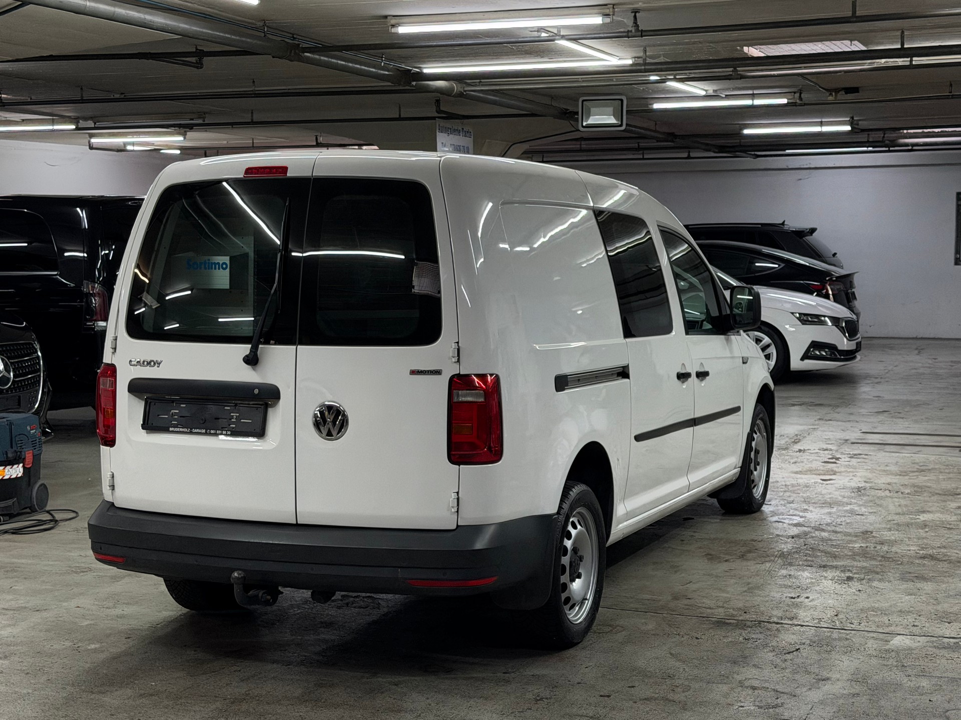 VW Caddy Maxi 2.0TDI 4Motion BlueMotion Technology DSG-image-6