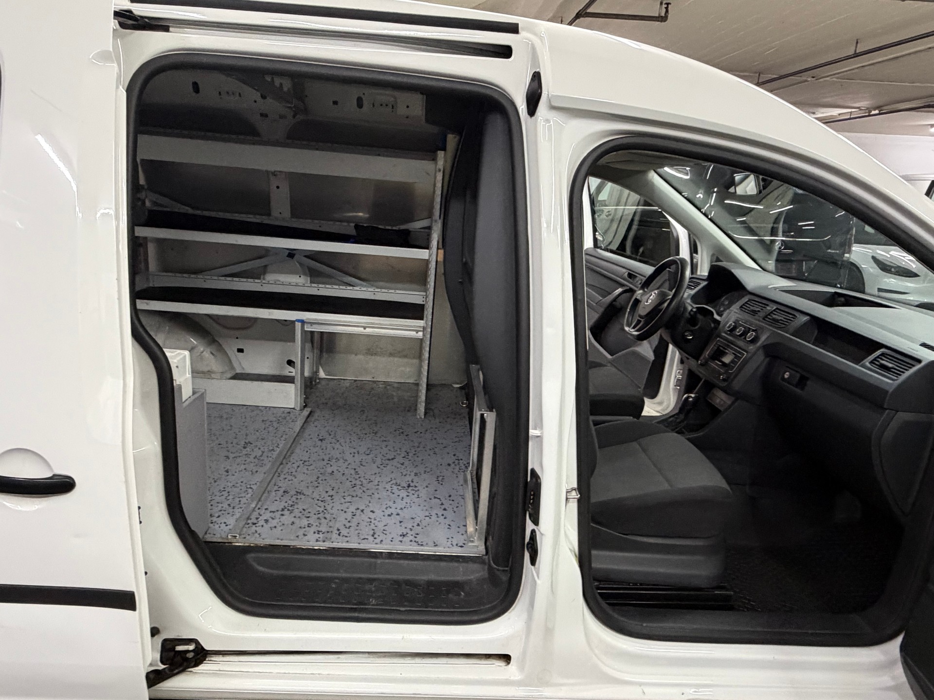 VW Caddy Maxi 2.0TDI 4Motion BlueMotion Technology DSG-image-10