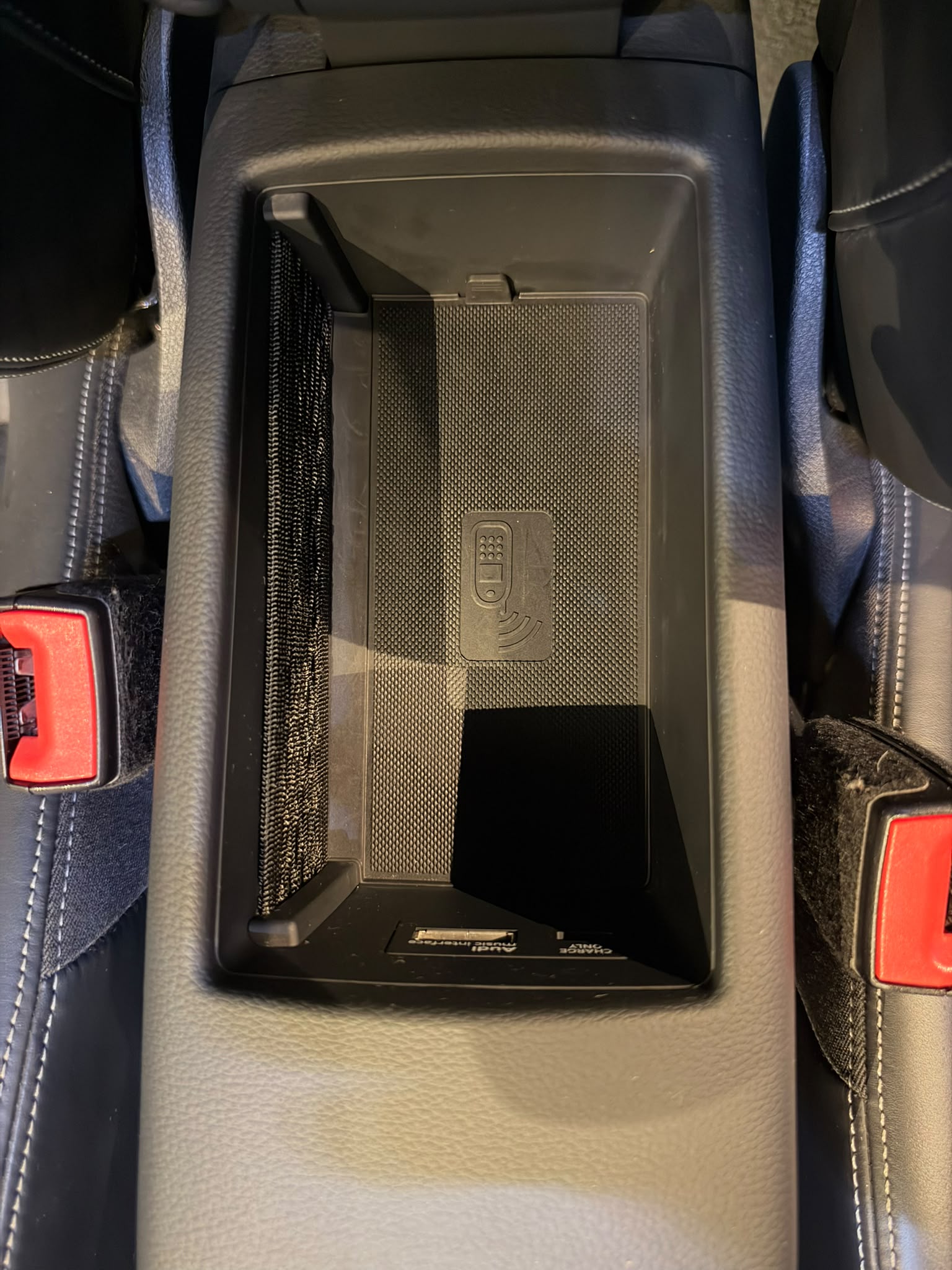 AUDI S3 Limousine 2.0 T FSI quattro S-Tronic-image-8