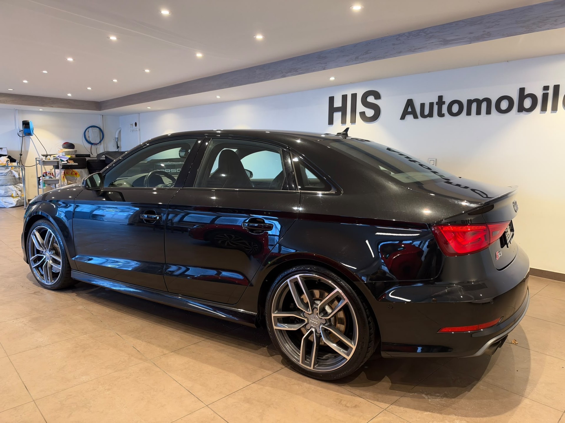 AUDI S3 Limousine 2.0 T FSI quattro S-Tronic-image-6