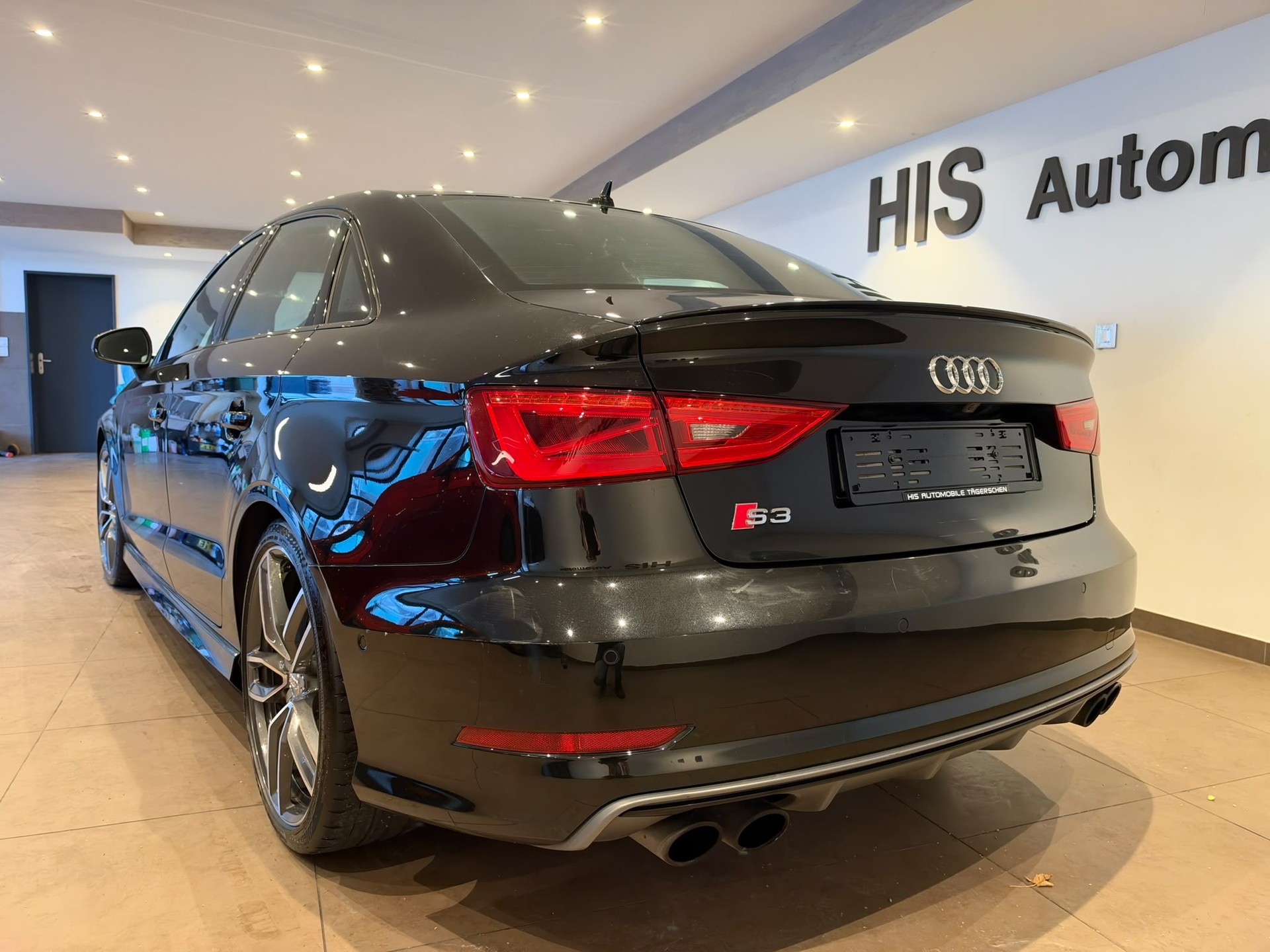 AUDI S3 Limousine 2.0 T FSI quattro S-Tronic-image-4