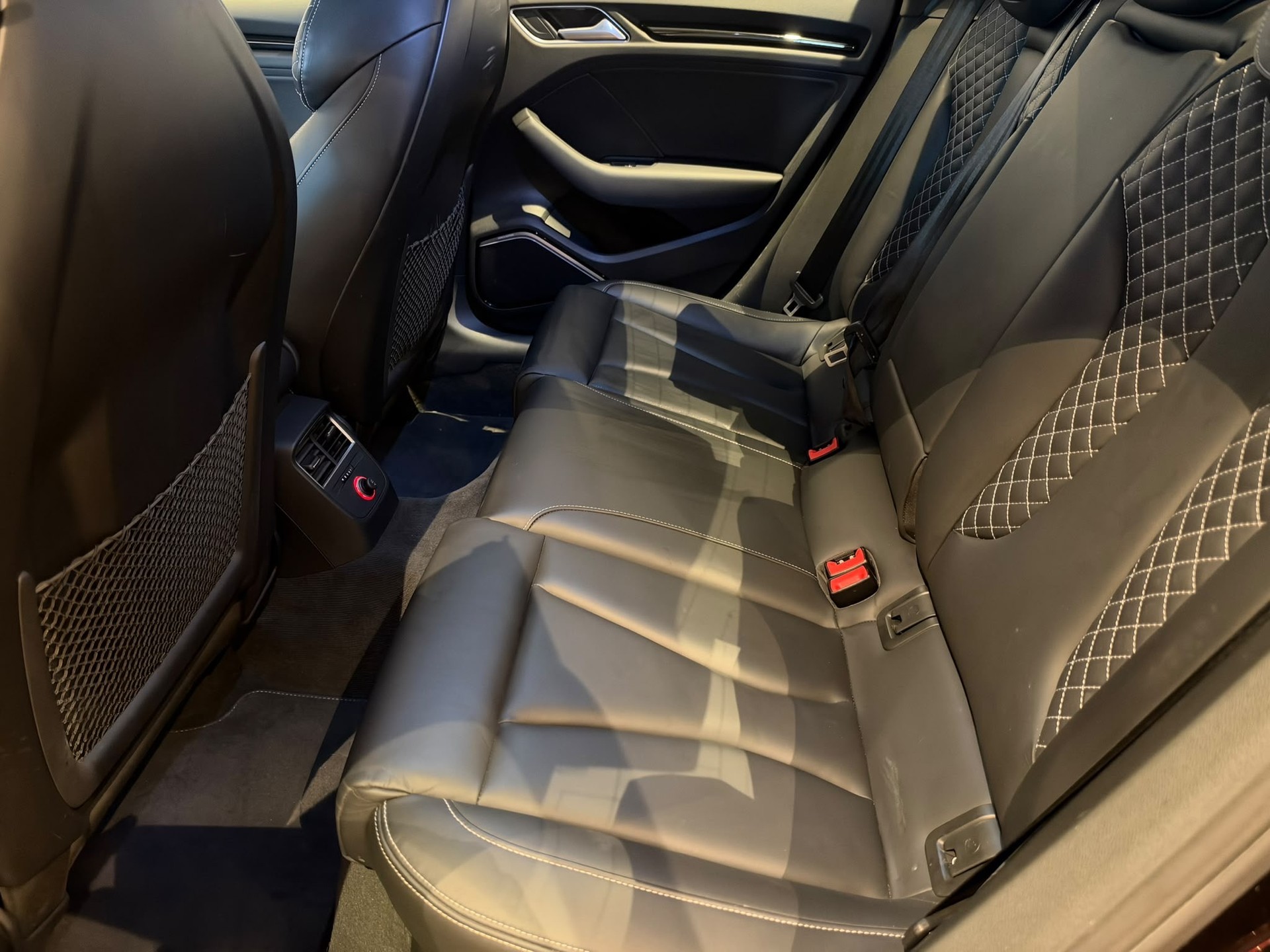 AUDI S3 Limousine 2.0 T FSI quattro S-Tronic-image-10