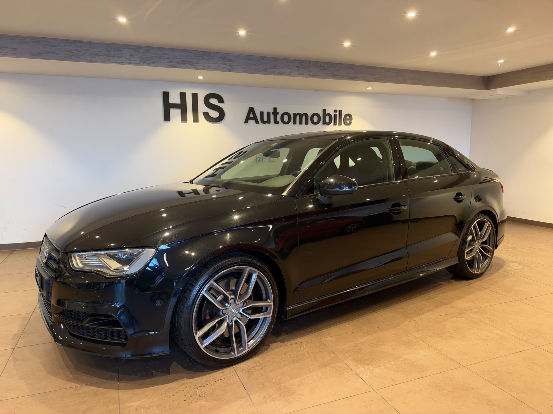 AUDI S3 Limousine 2.0 T FSI quattro S-Tronic-image-2