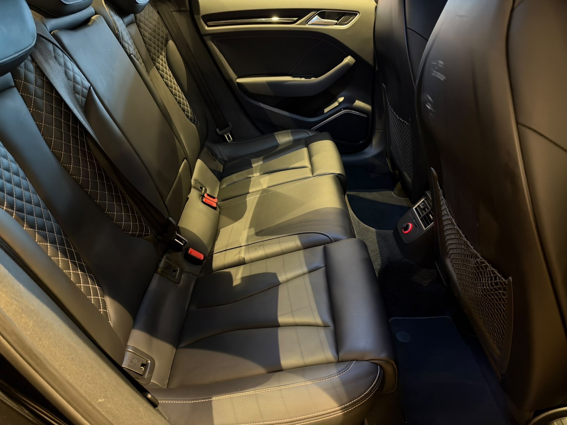 AUDI S3 Limousine 2.0 T FSI quattro S-Tronic-image-11