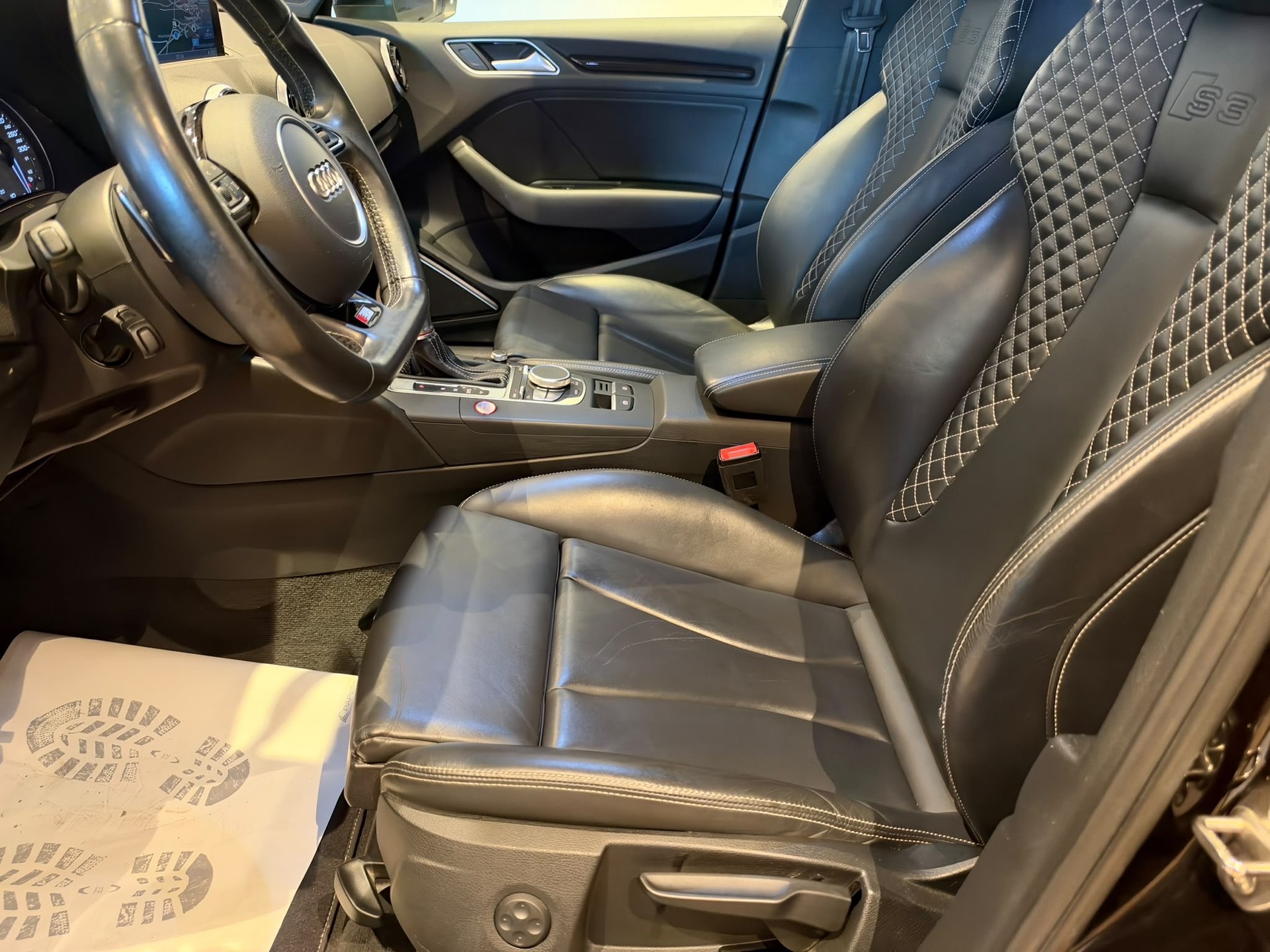 AUDI S3 Limousine 2.0 T FSI quattro S-Tronic-image-13