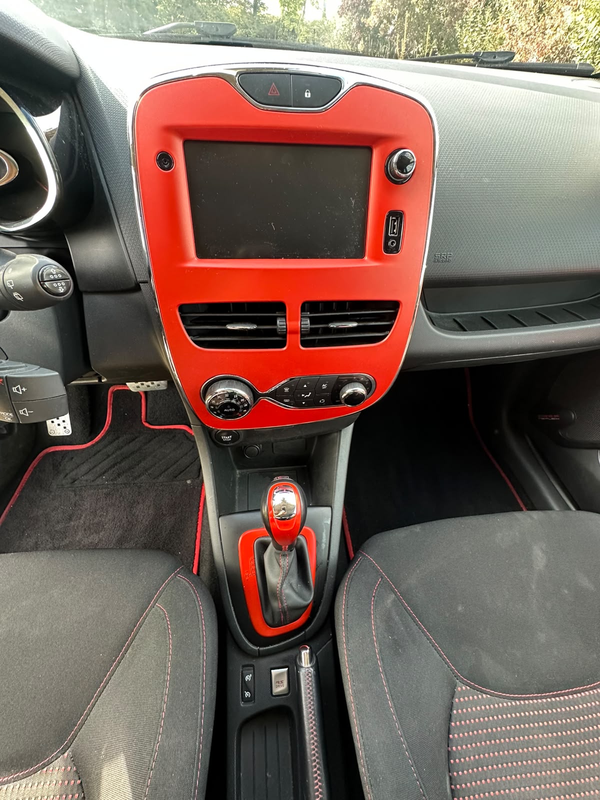 RENAULT Clio 1.6 T RS 200 EDC-image-9